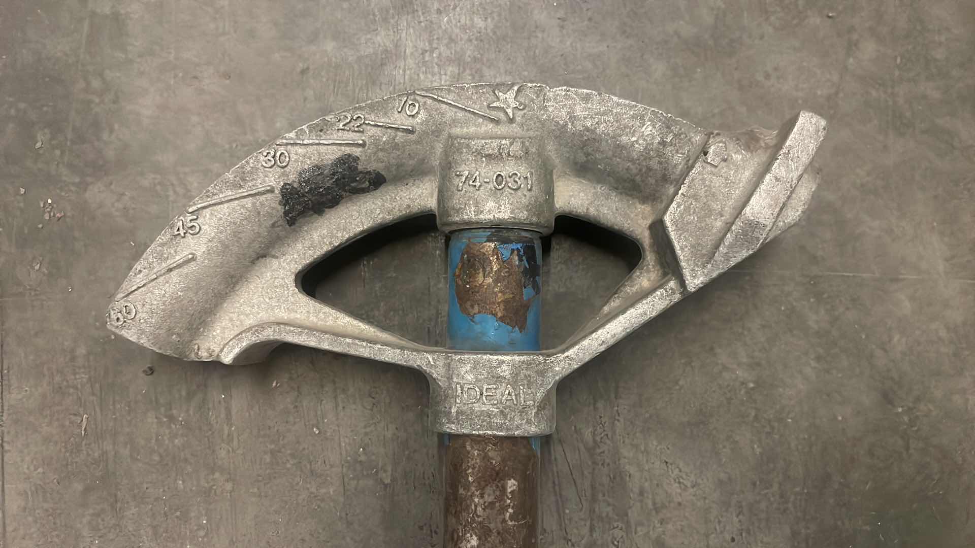 Photo 3 of ALUMINUM BENDER W/HANDLE 1/2" EMT