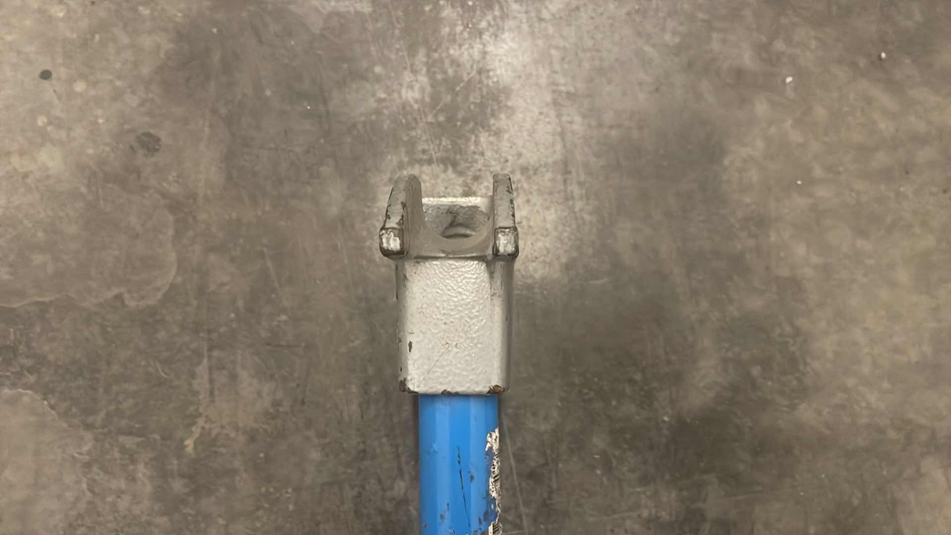 Photo 1 of IDEAL 74-019 ND 3445-2 CONDUIT BENDER HANDLE WITH IDEAL 74-011 DUCTILE IRON HICKEY FOR 3/4 INCH EMT CONDUIT