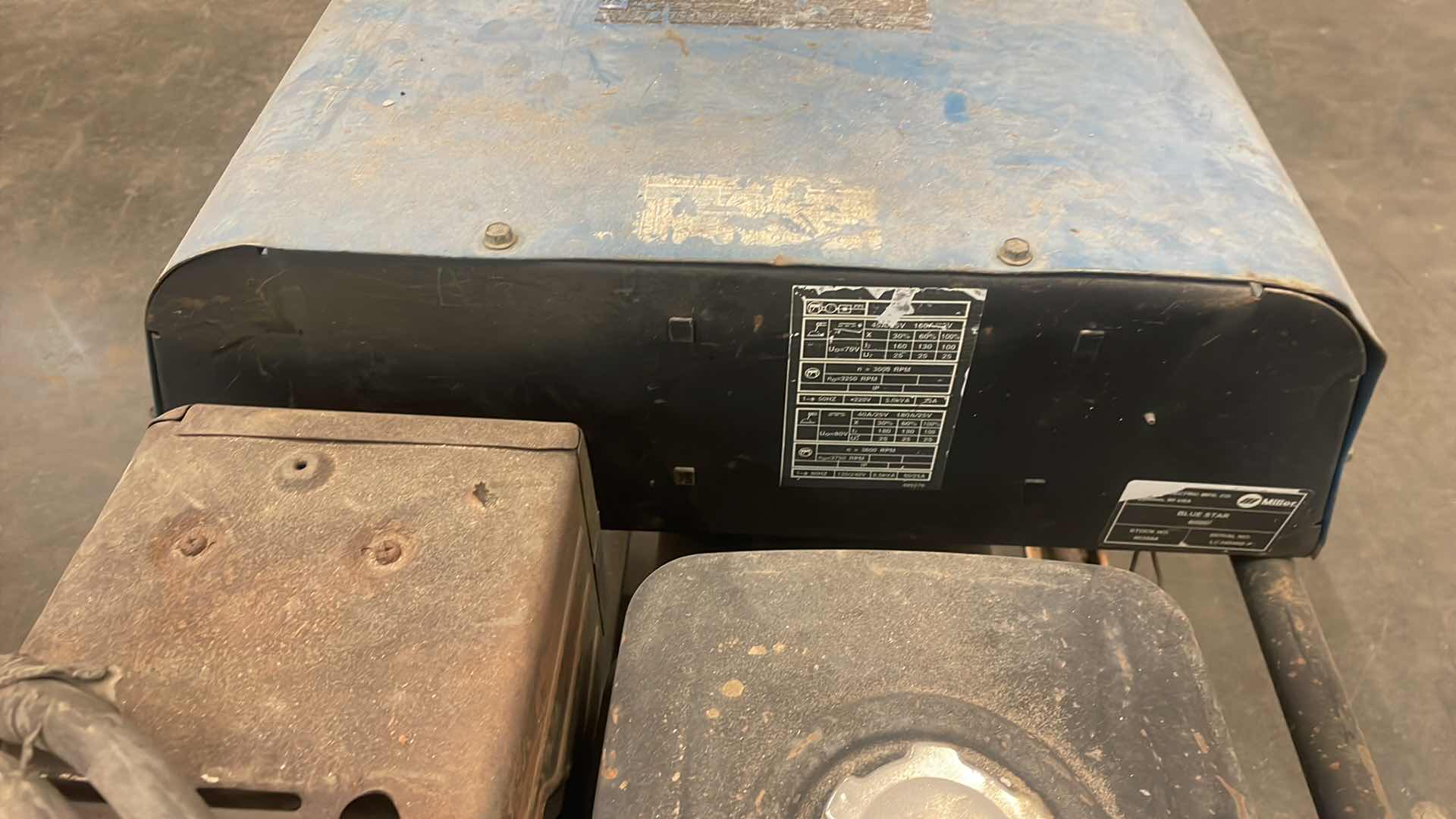 Photo 1 of MILLER BLUE-STAR 6000 WELDER/GENERATOR 867 HOURS