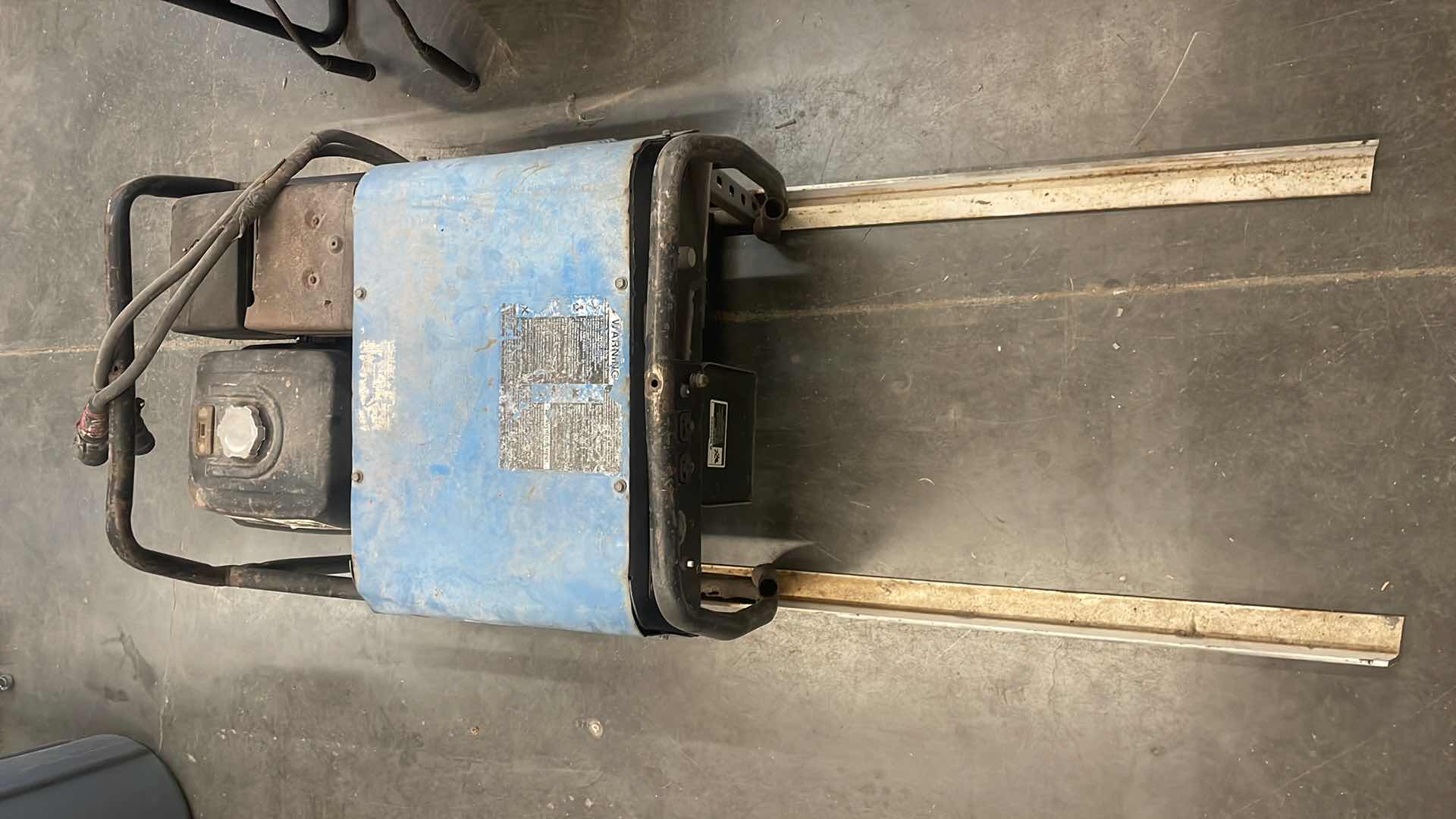 Photo 1 of MILLER BLUE-STAR 6000 WELDER/GENERATOR 867 HOURS