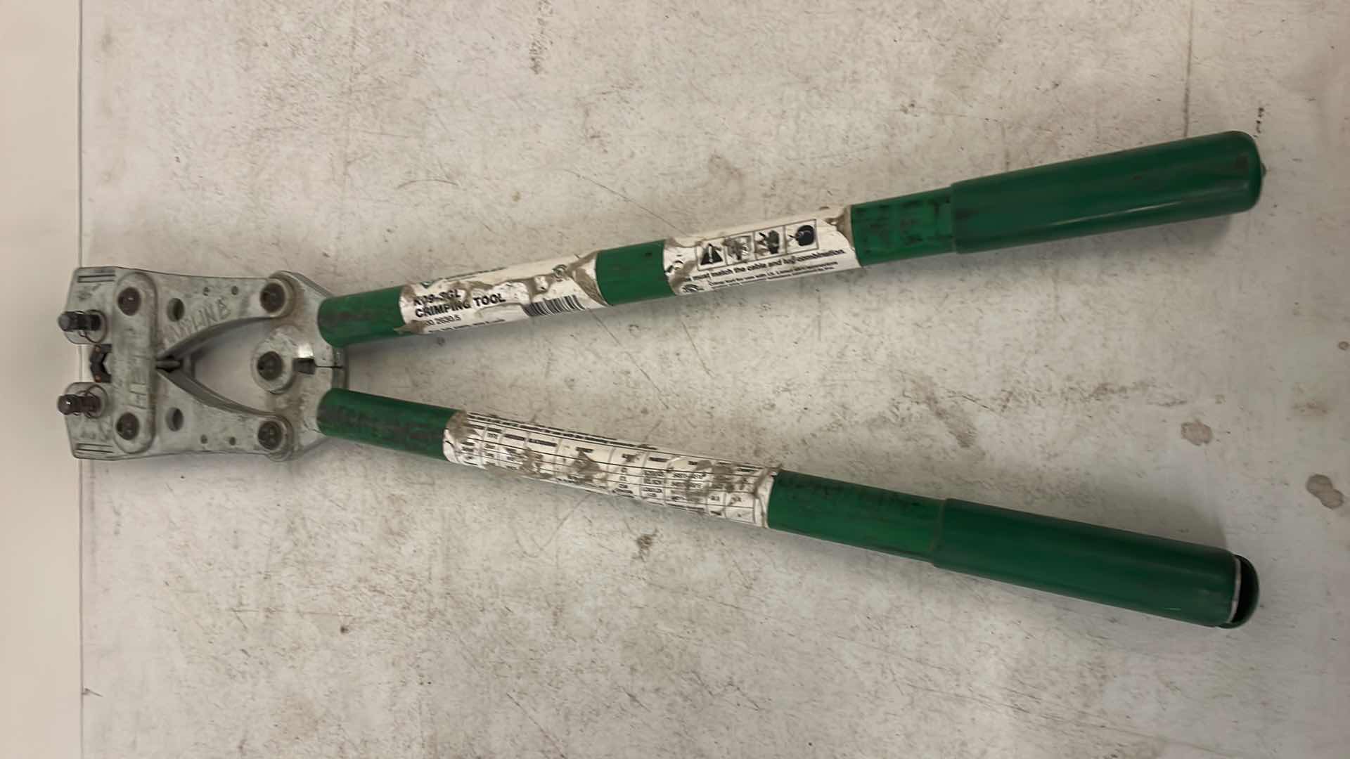 Photo 1 of GREENLEE K09-3GL 25.5" 3/0 AWG TO 400 MCM COPPER CRIMPING TOOL