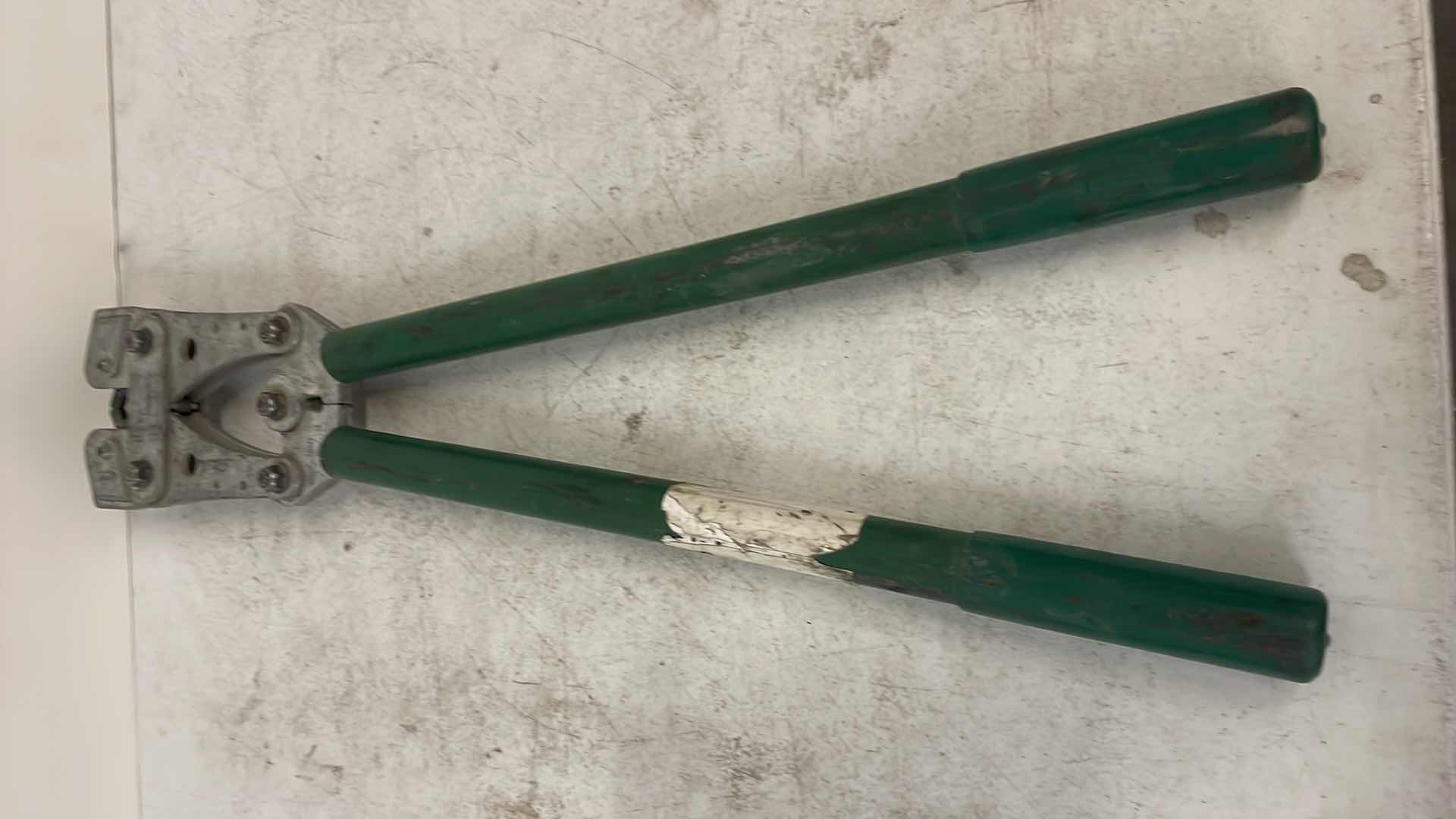 Photo 1 of GREENLEE K09-3GL 25.5" 3/0 AWG TO 400 MCM COPPER CRIMPING TOOL