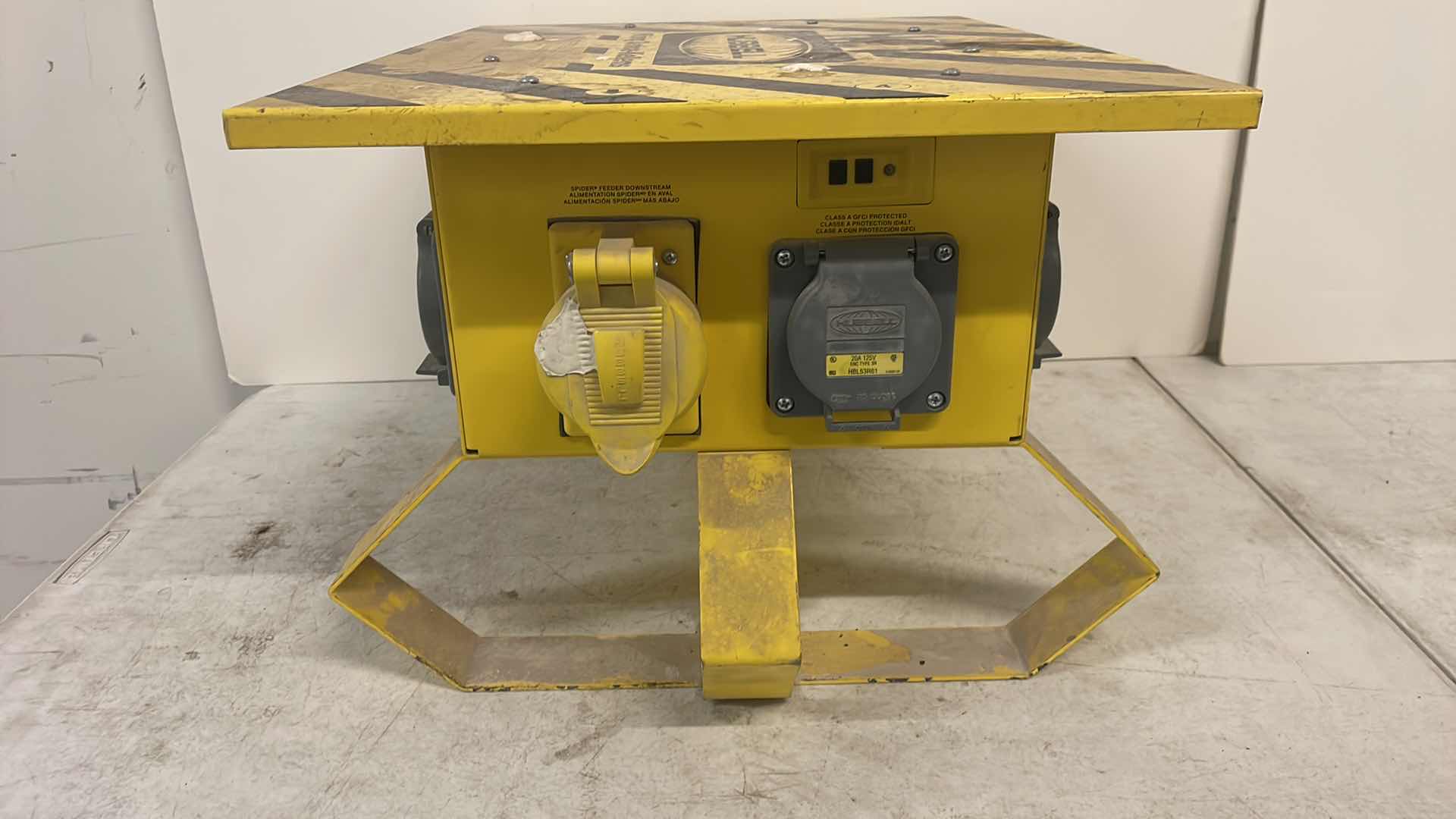 Photo 6 of HUBBELL WIRING DEVICE-KELLEMS POWER DISTRIBUTION BOX: SINGLE PHASE, 50 AMP 120/240V AC, 8 OUTLETS SPIDER BOX SBSB1A