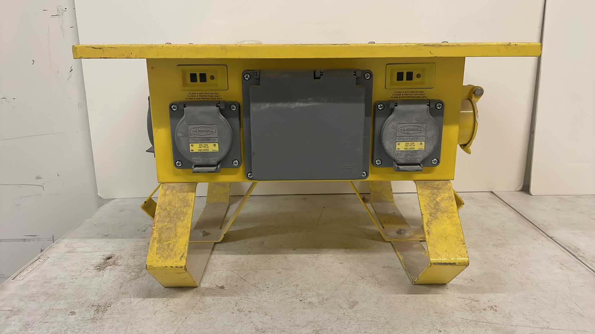 Photo 1 of HUBBELL WIRING DEVICE-KELLEMS POWER DISTRIBUTION BOX: SINGLE PHASE, 50 AMP 120/240V AC, 8 OUTLETS SPIDER BOX SBSB1A