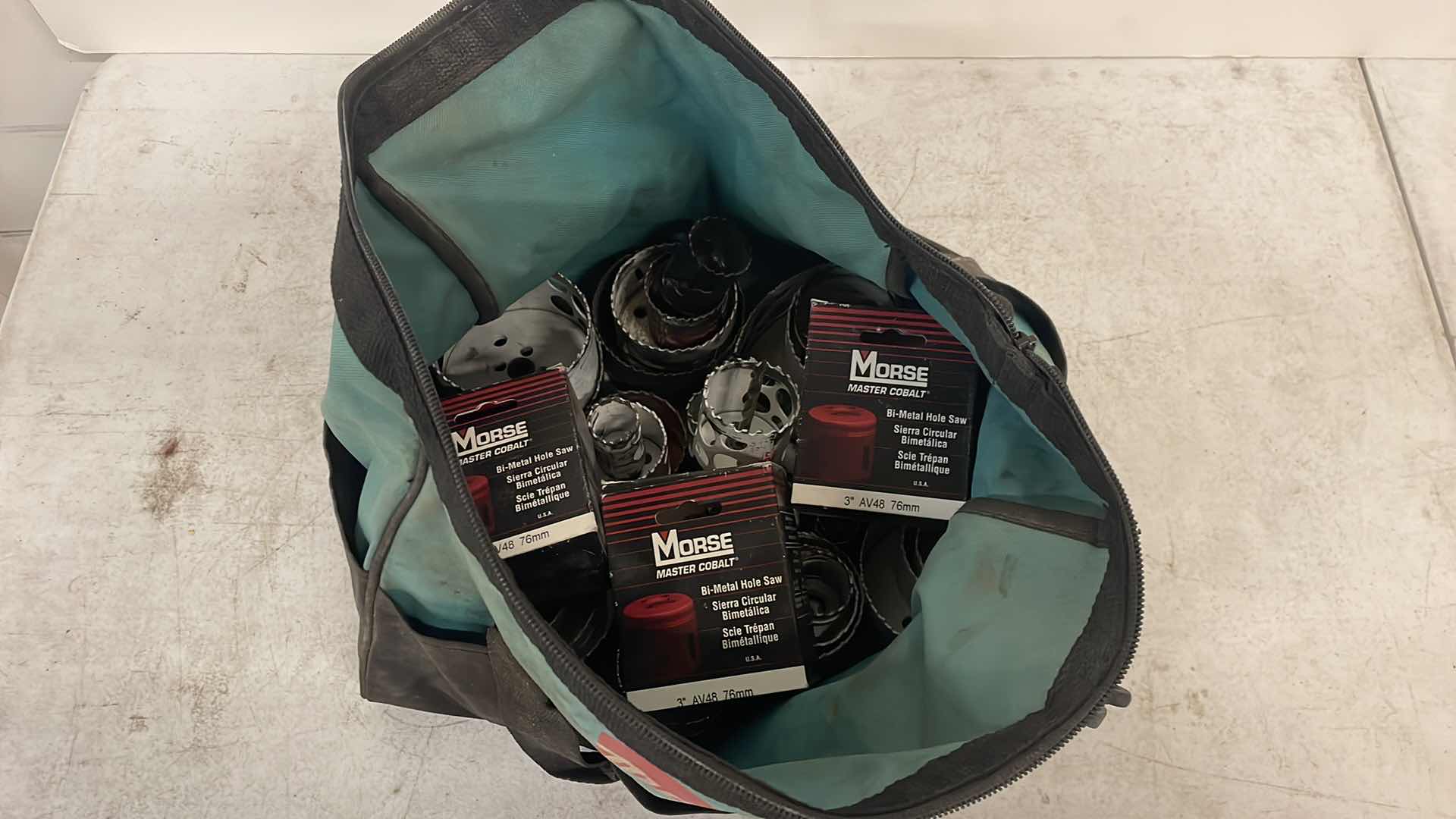 Photo 4 of MILWAUKEE AND MORSE HOLE SAW SET IN BAG