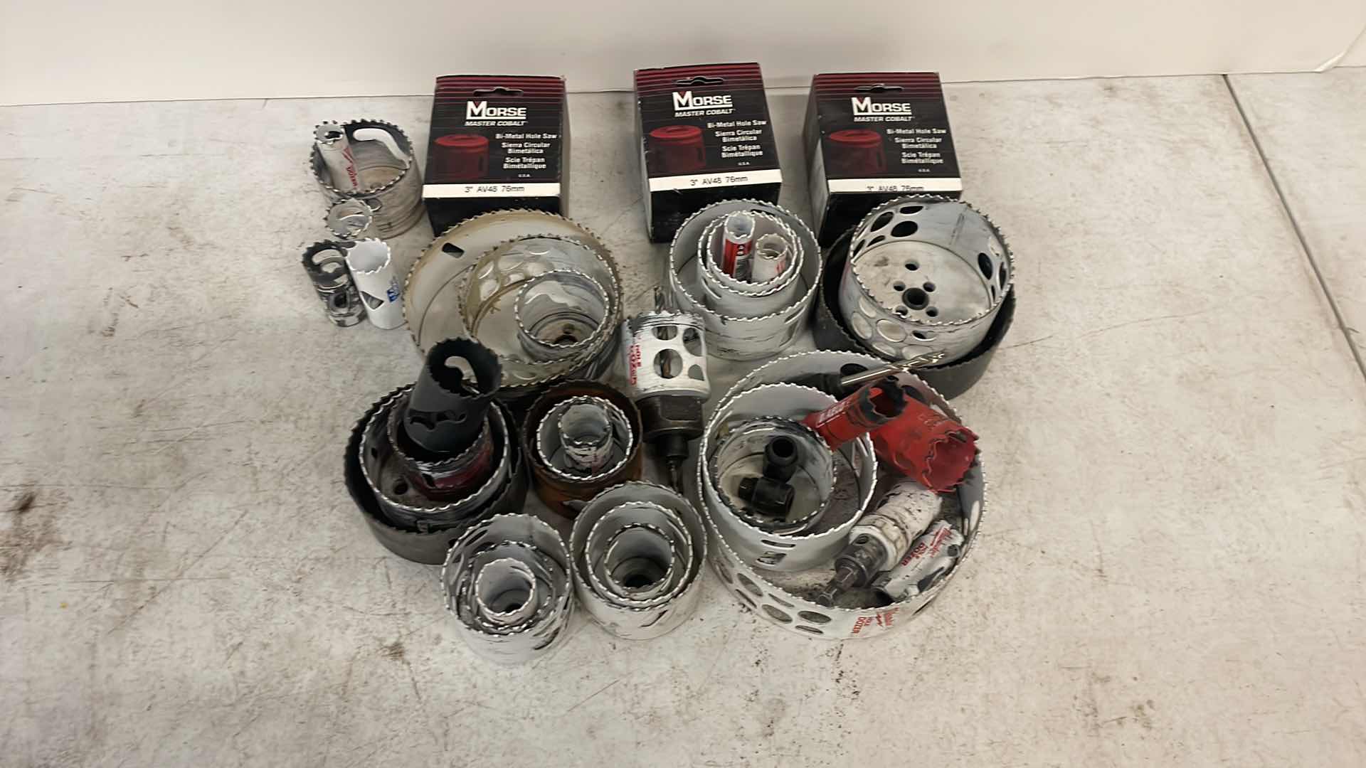Photo 1 of MILWAUKEE AND MORSE HOLE SAW SET IN BAG