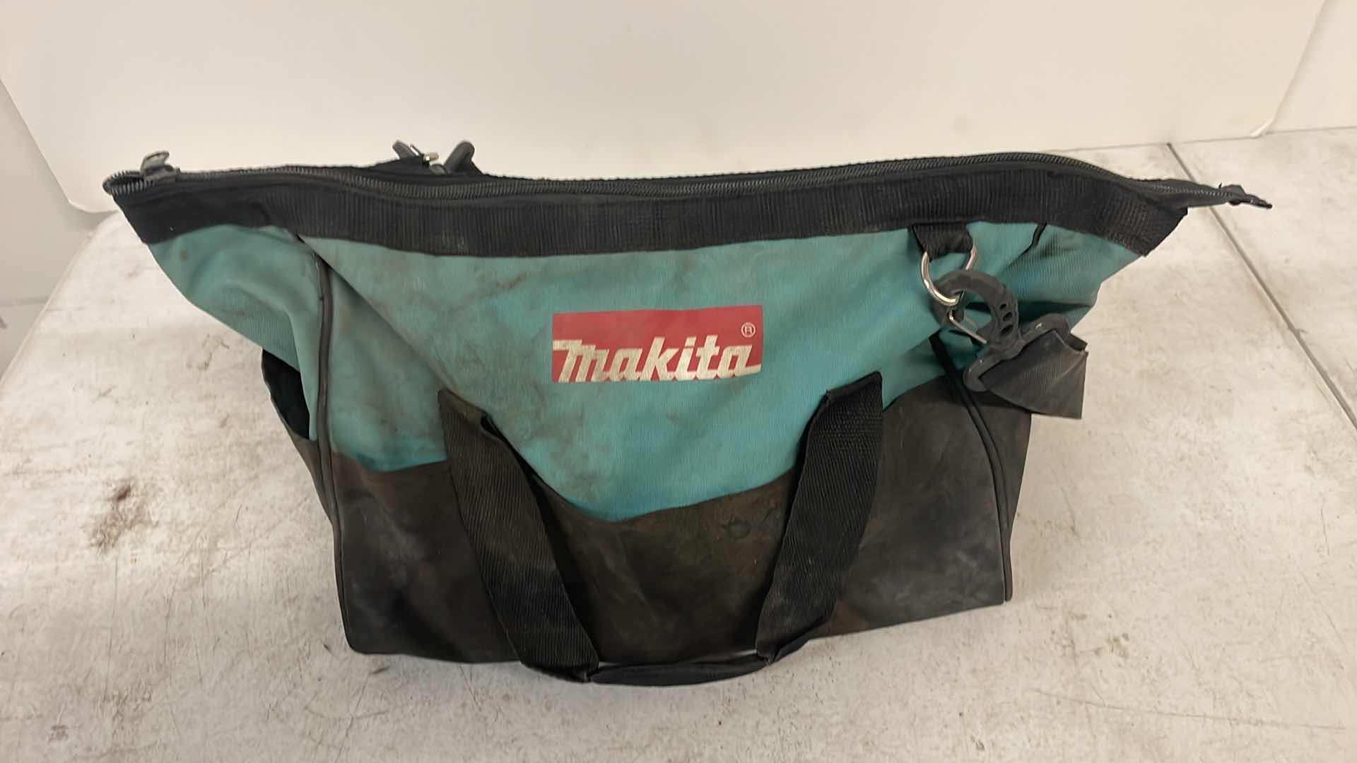 Photo 5 of MILWAUKEE AND MORSE HOLE SAW SET IN BAG