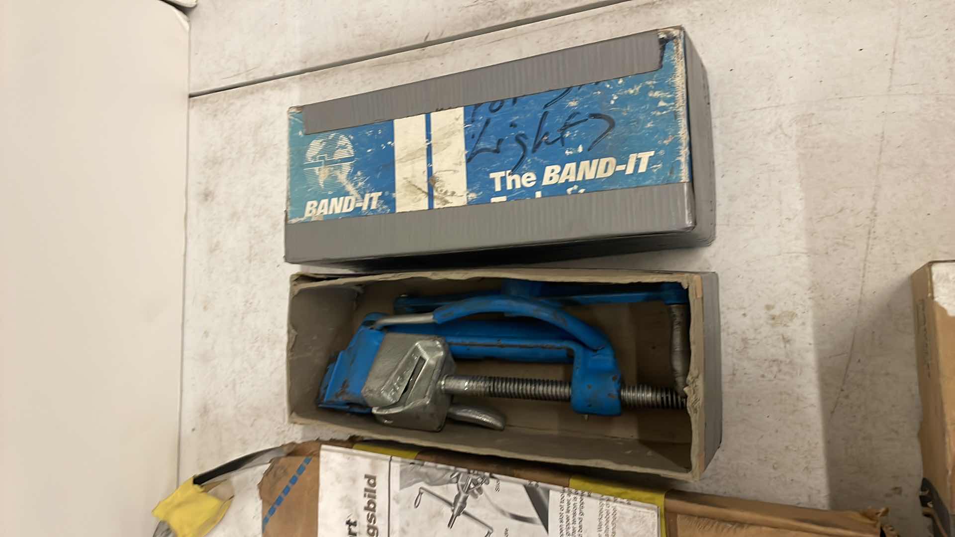 Photo 3 of BANDIT TOOL WITH BANDING AND CLIPS
