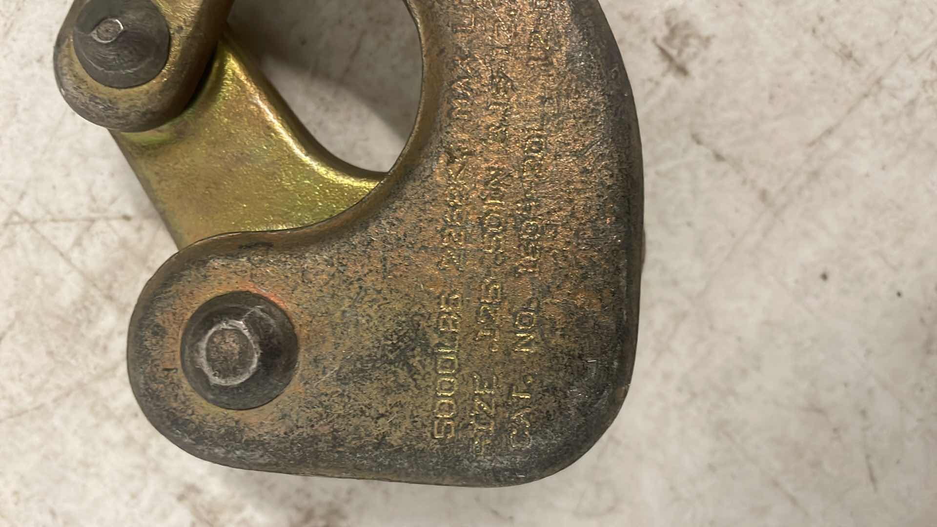 Photo 1 of KLEIN 1604-20L HAVENS GRIP WITH SWING LATCH (2)