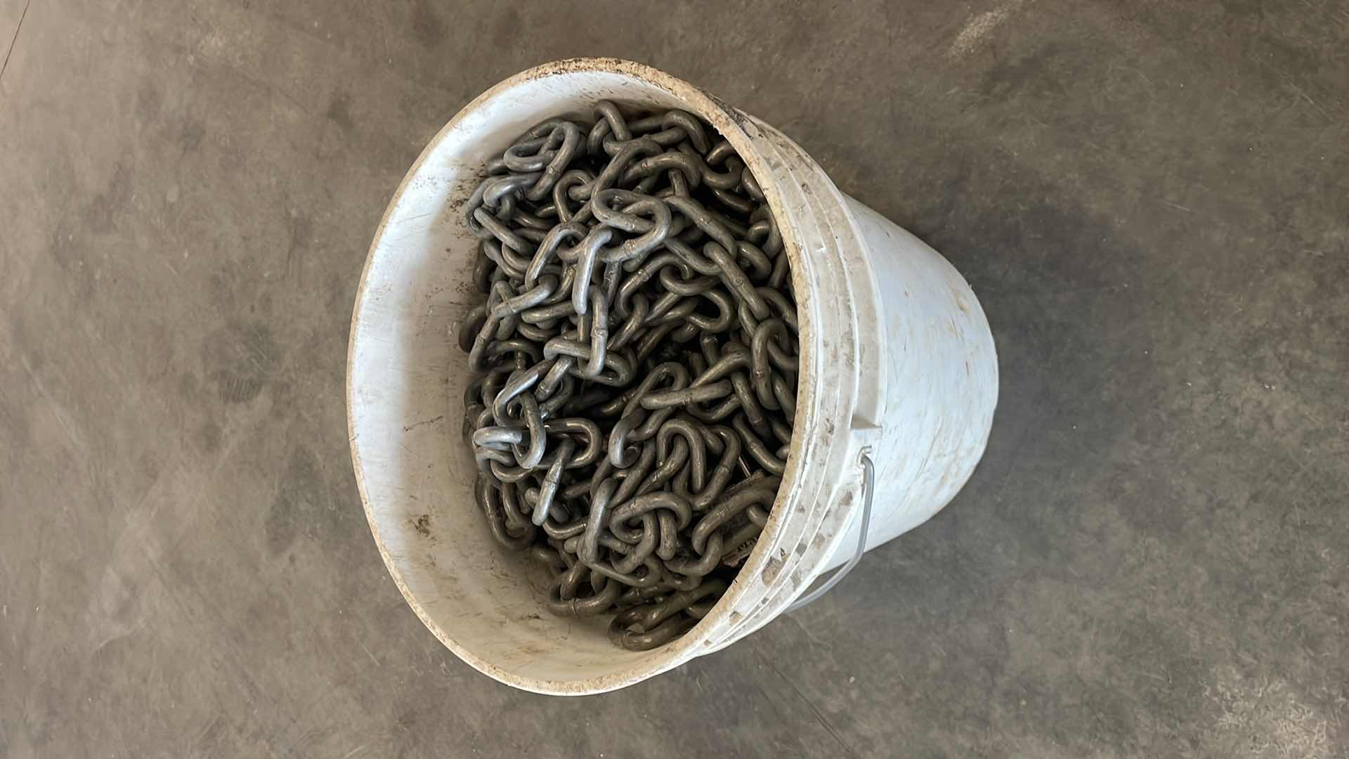 Photo 1 of BUCKET OF CHAIN UNKNOWN FOOTAGE OR LENGTH