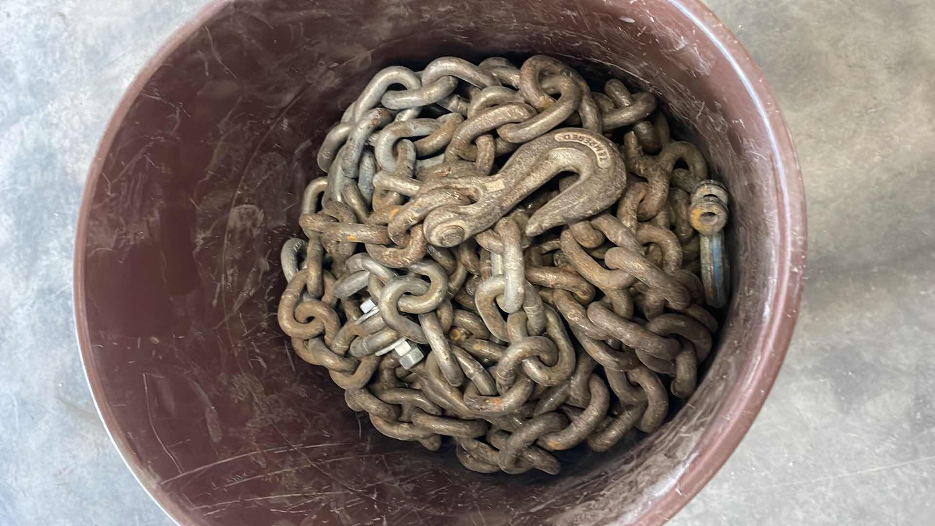 Photo 1 of BUCKET OF CHAIN UNKNOWN FOOTAGE OR LENGTH