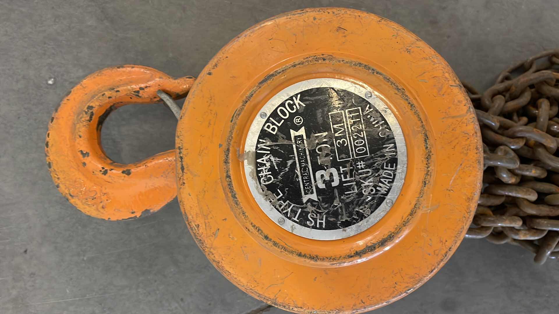 Photo 2 of CENTRAL MACHINERY 3 TON HS TYPE CHAIN BLOCK HOIST