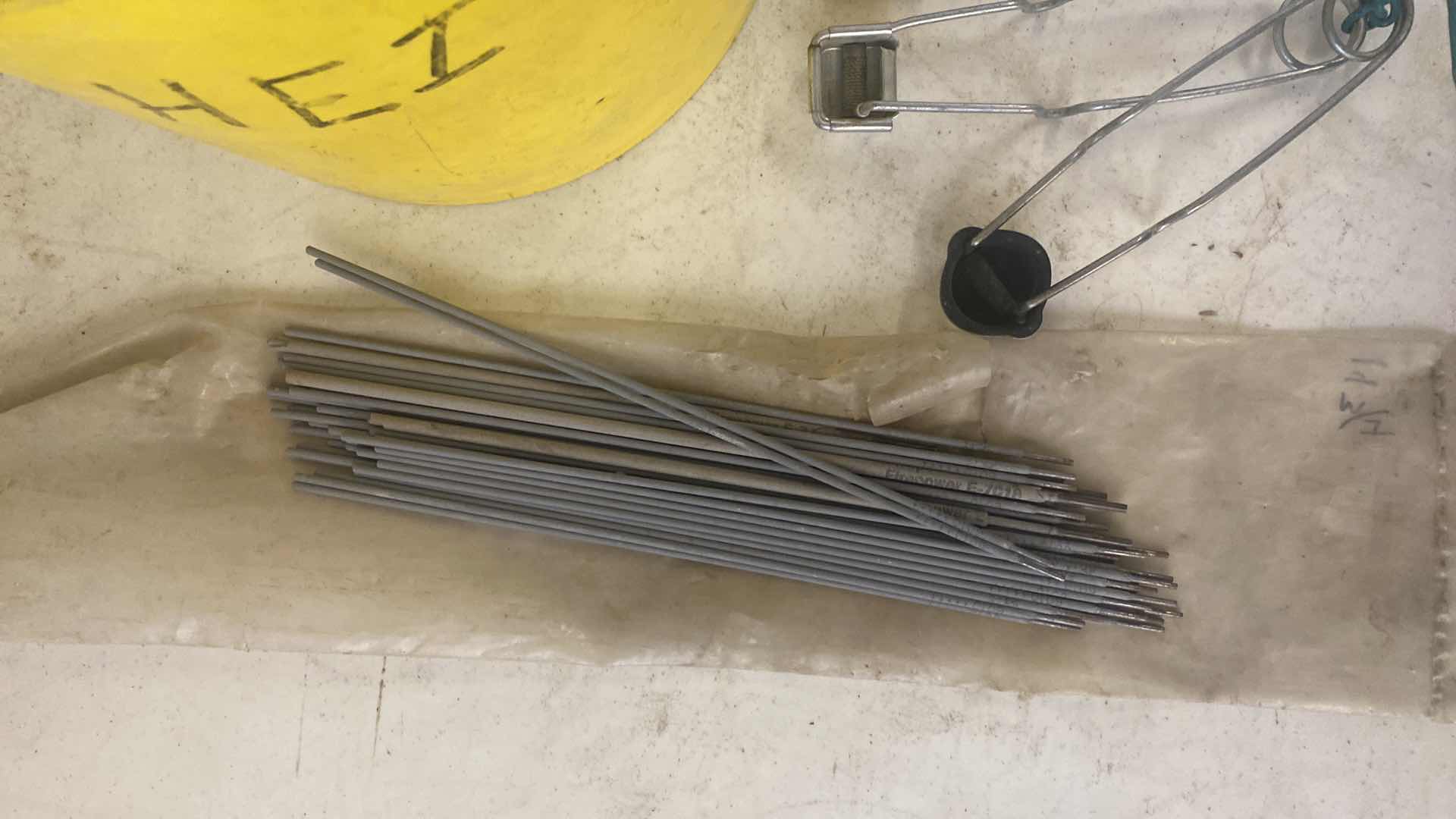 Photo 3 of RADNOR WELDING RODS 
3 STARTERS