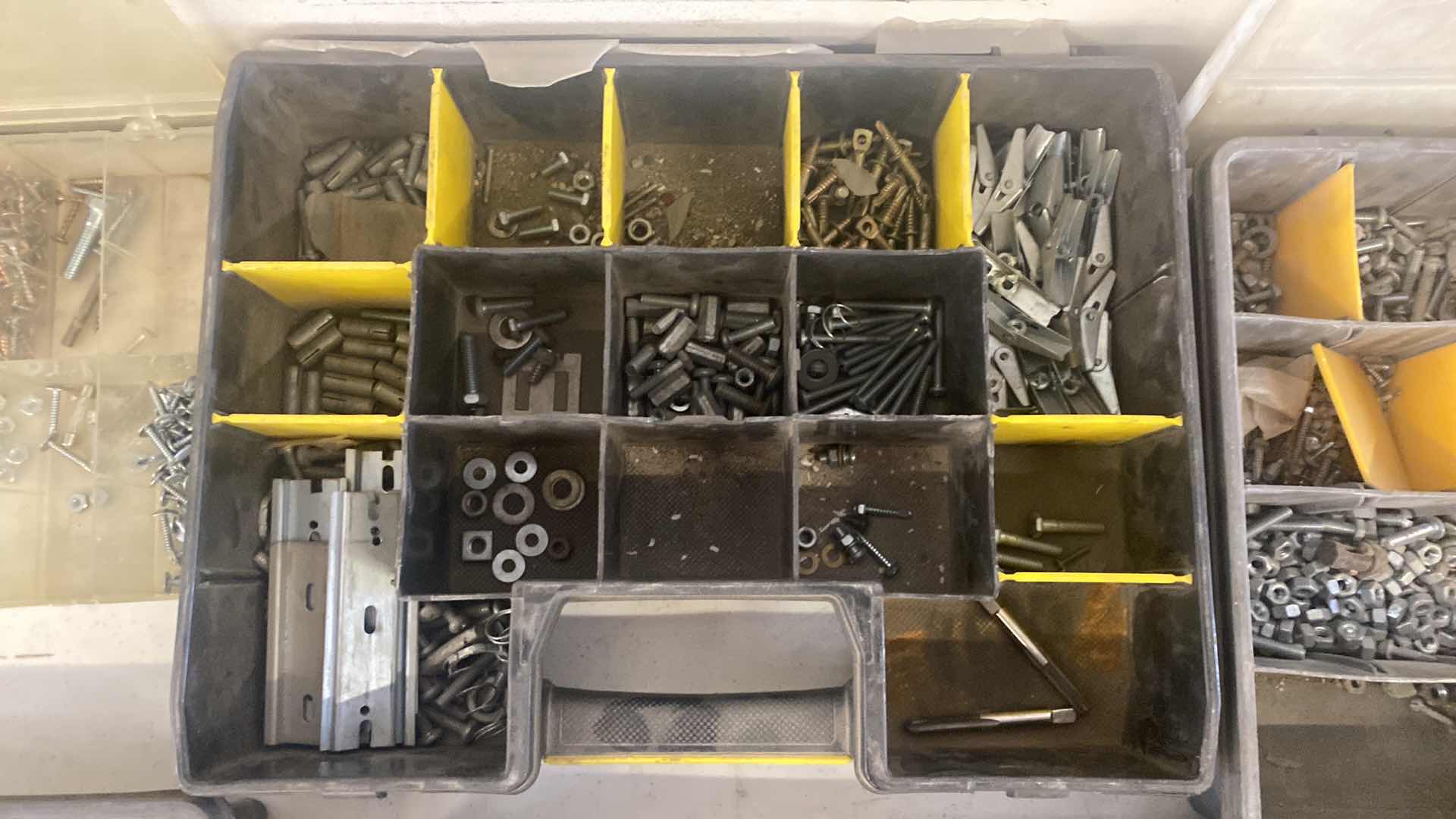 Photo 6 of GENERAL HARDWARE 
9 CASES