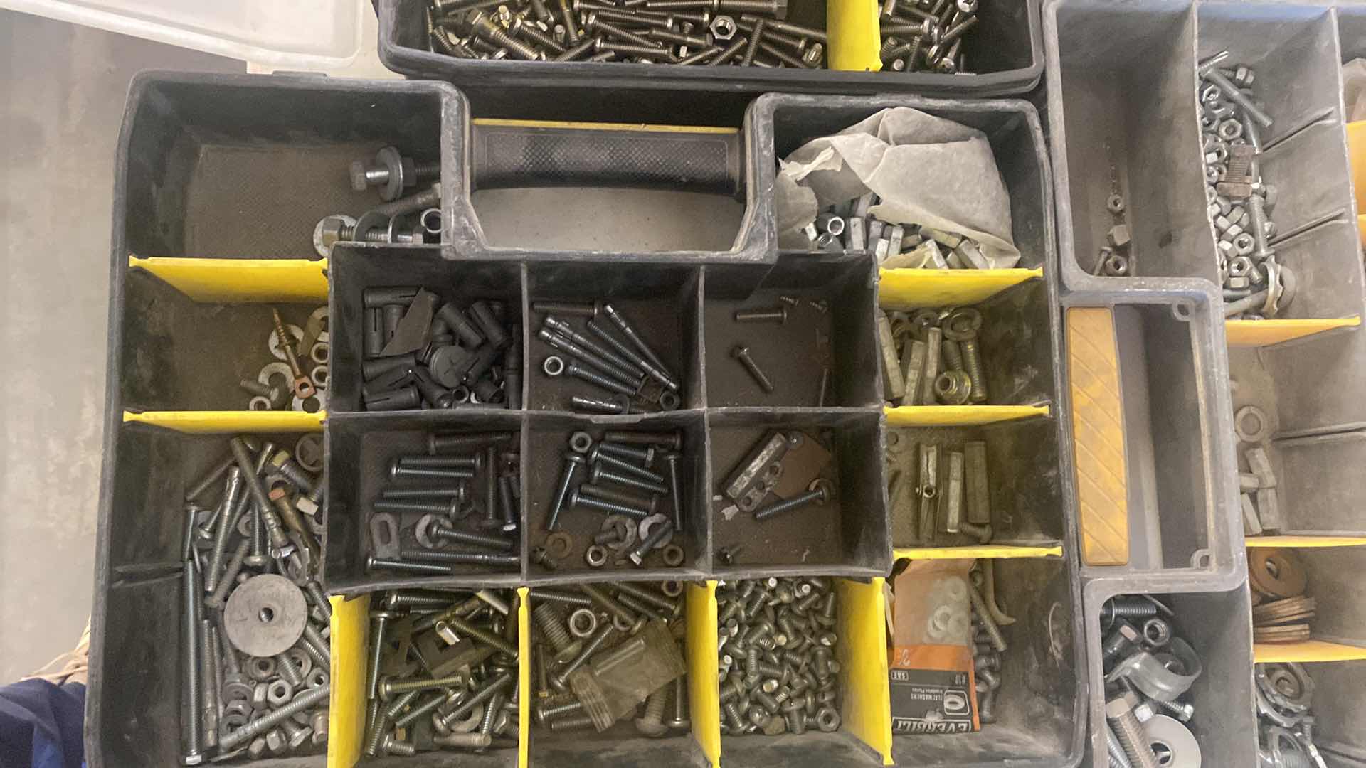 Photo 8 of GENERAL HARDWARE 
9 CASES