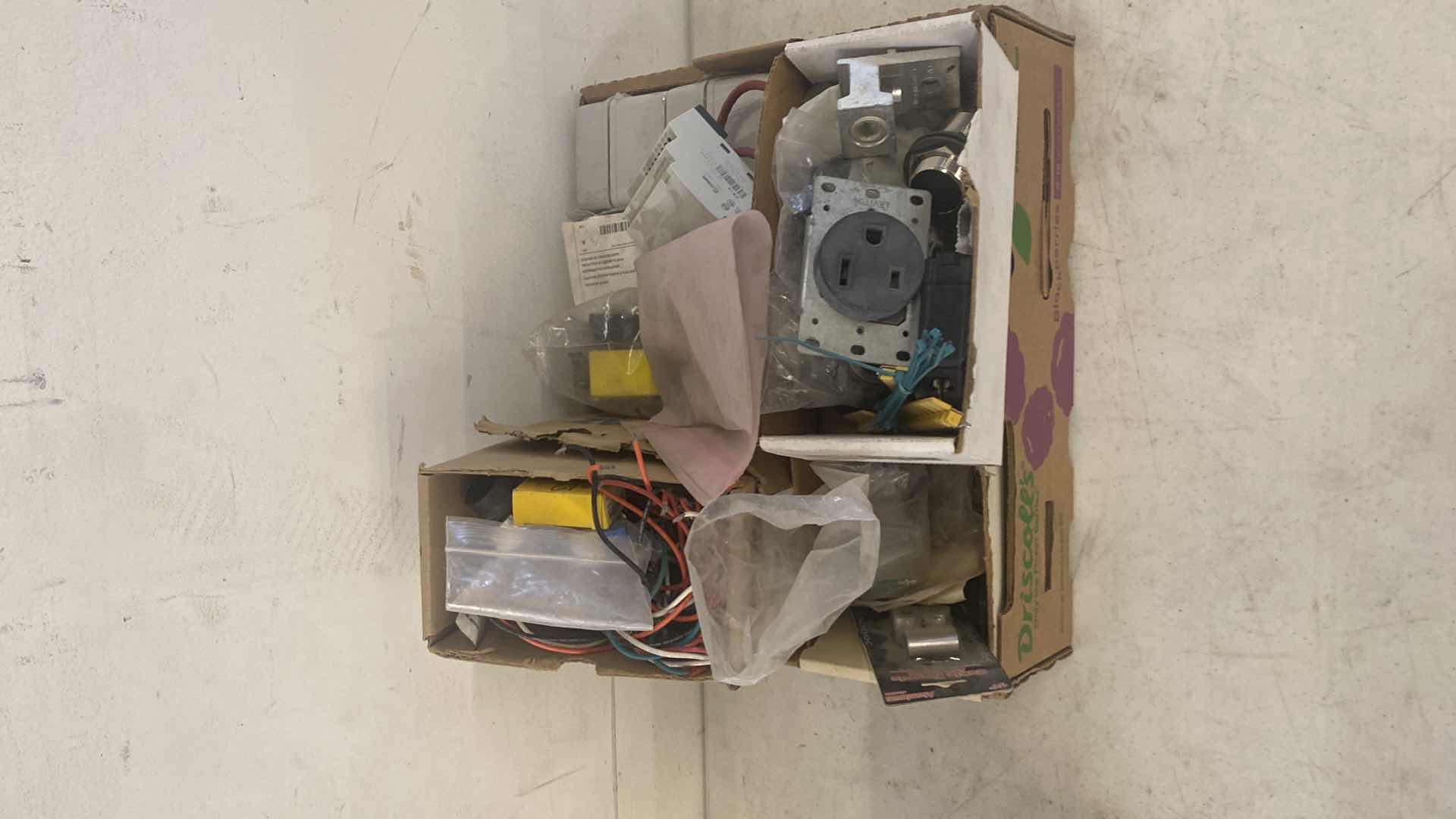 Photo 1 of ALLEN BRADLEY AND ASSORTMENT OF ITEMS