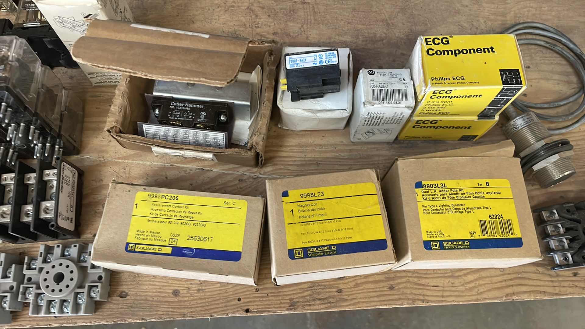 Photo 10 of CONTENTS OF SHELF MISC ELECRTICAL COMPONENTS BINS RELAYS