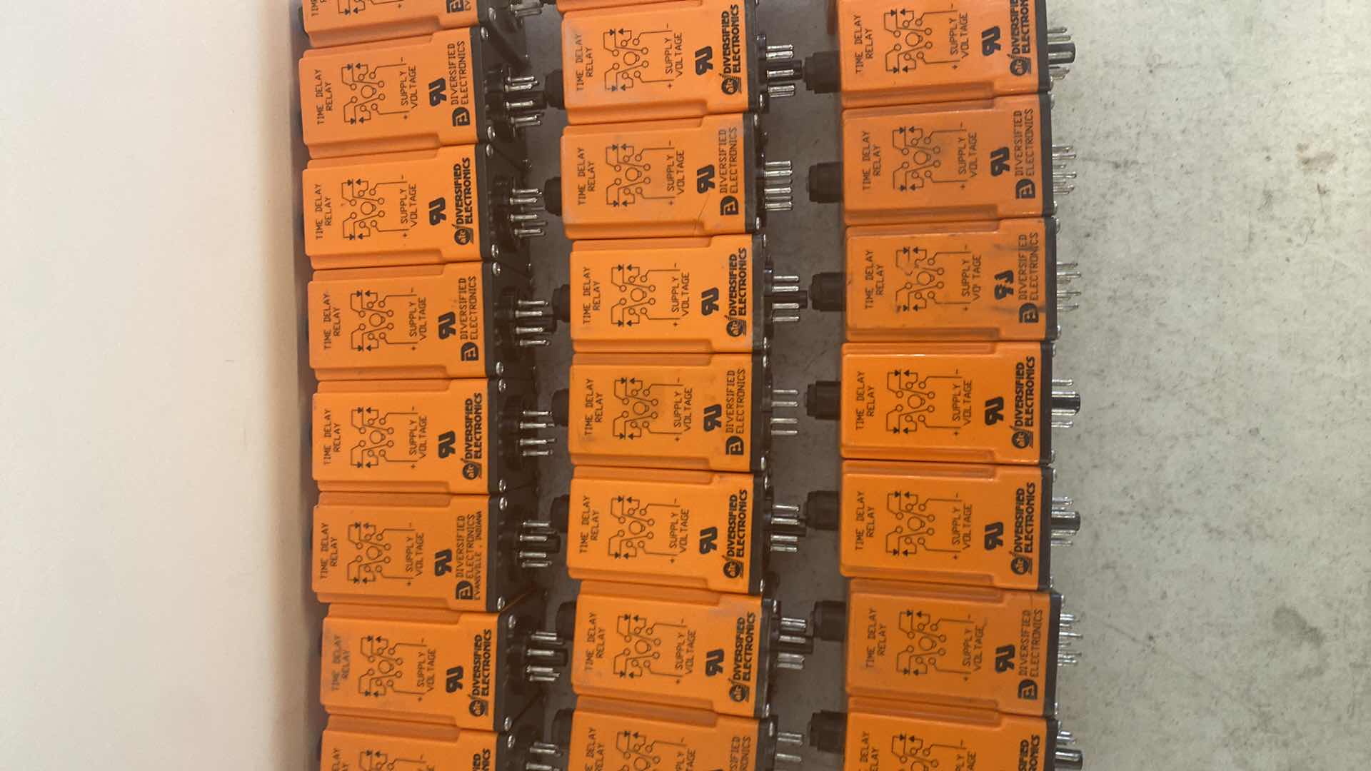 Photo 1 of ATC DIVERSIFIED ELECTRONICS TUD-120-AKA-24H TIME DELAY RELAY 
(24)