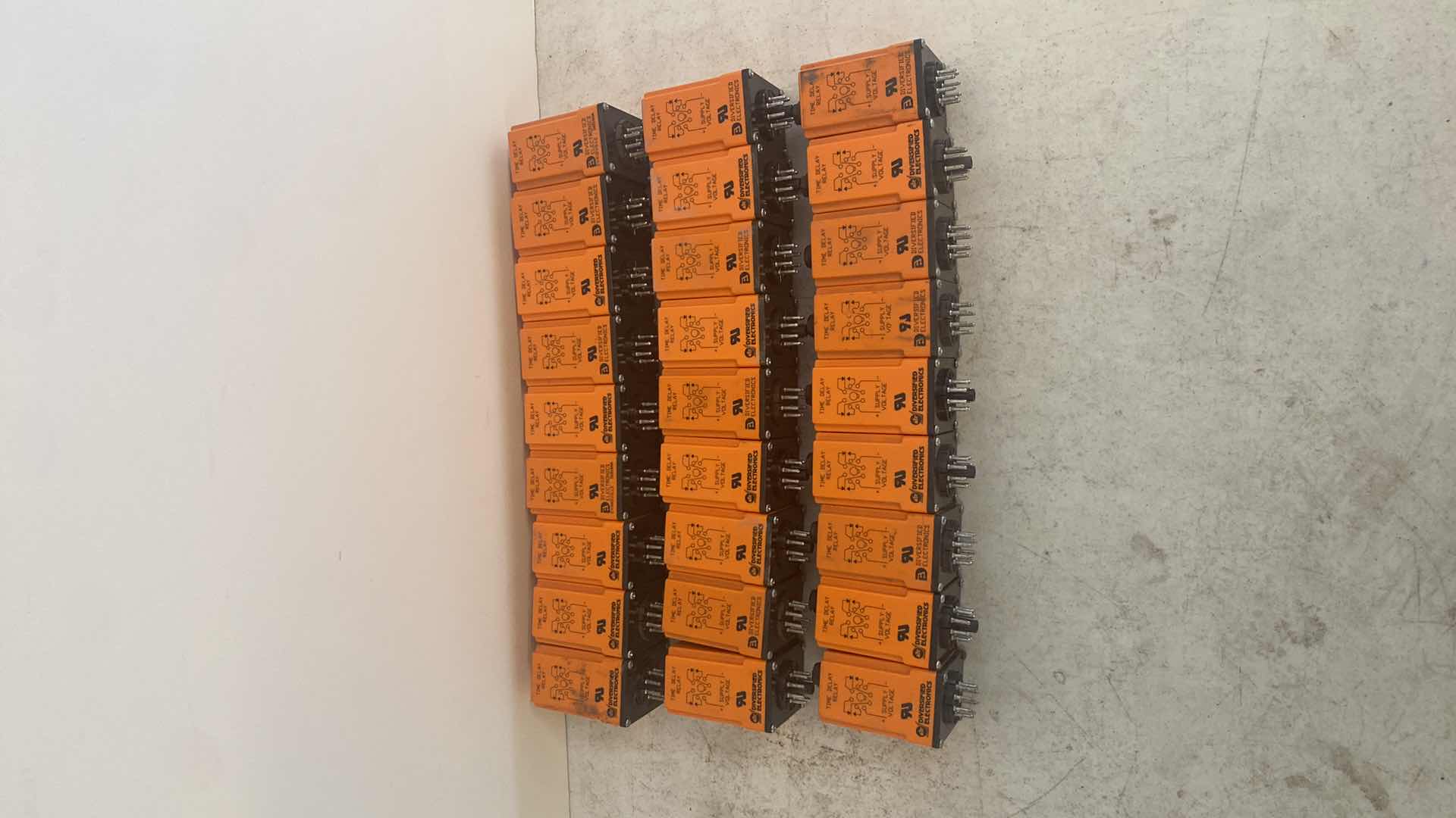 Photo 1 of ATC DIVERSIFIED ELECTRONICS TUD-120-AKA-24H TIME DELAY RELAY 
(24)