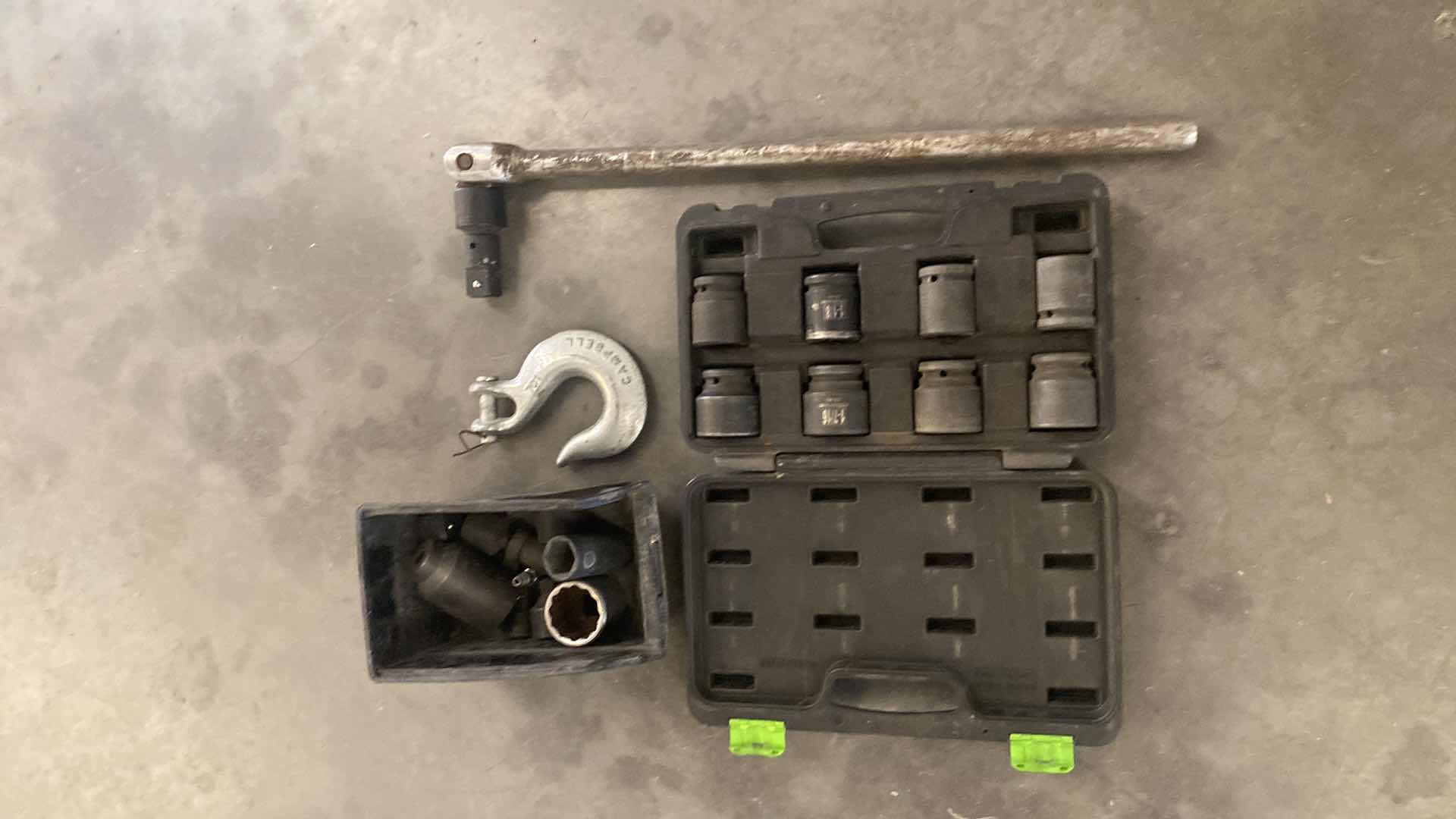 Photo 1 of EASCO 1" DRIVE BREAKER BAR 26" MISC SOCKETS HOOK