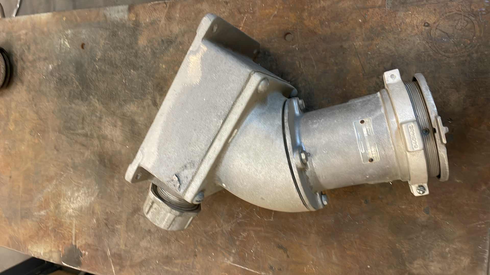 Photo 1 of CROUSE HINDS PLUG 200A 4W4P ARK RCPT HOUS SPDR .56 CNDT SZ
MFG ITEM NUMBER AR2041