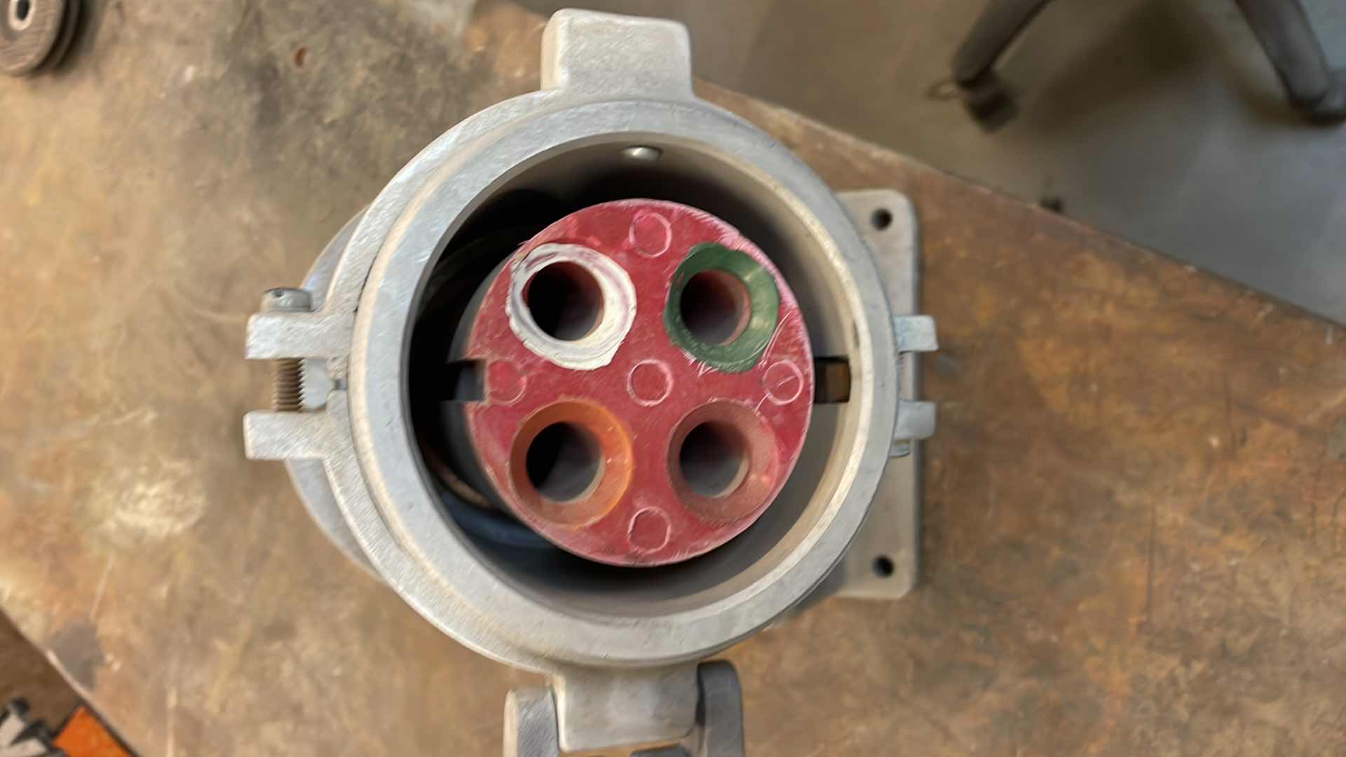 Photo 3 of CROUSE HINDS PLUG 200A 4W4P ARK RCPT HOUS SPDR .56 CNDT SZ
MFG ITEM NUMBER AR2041