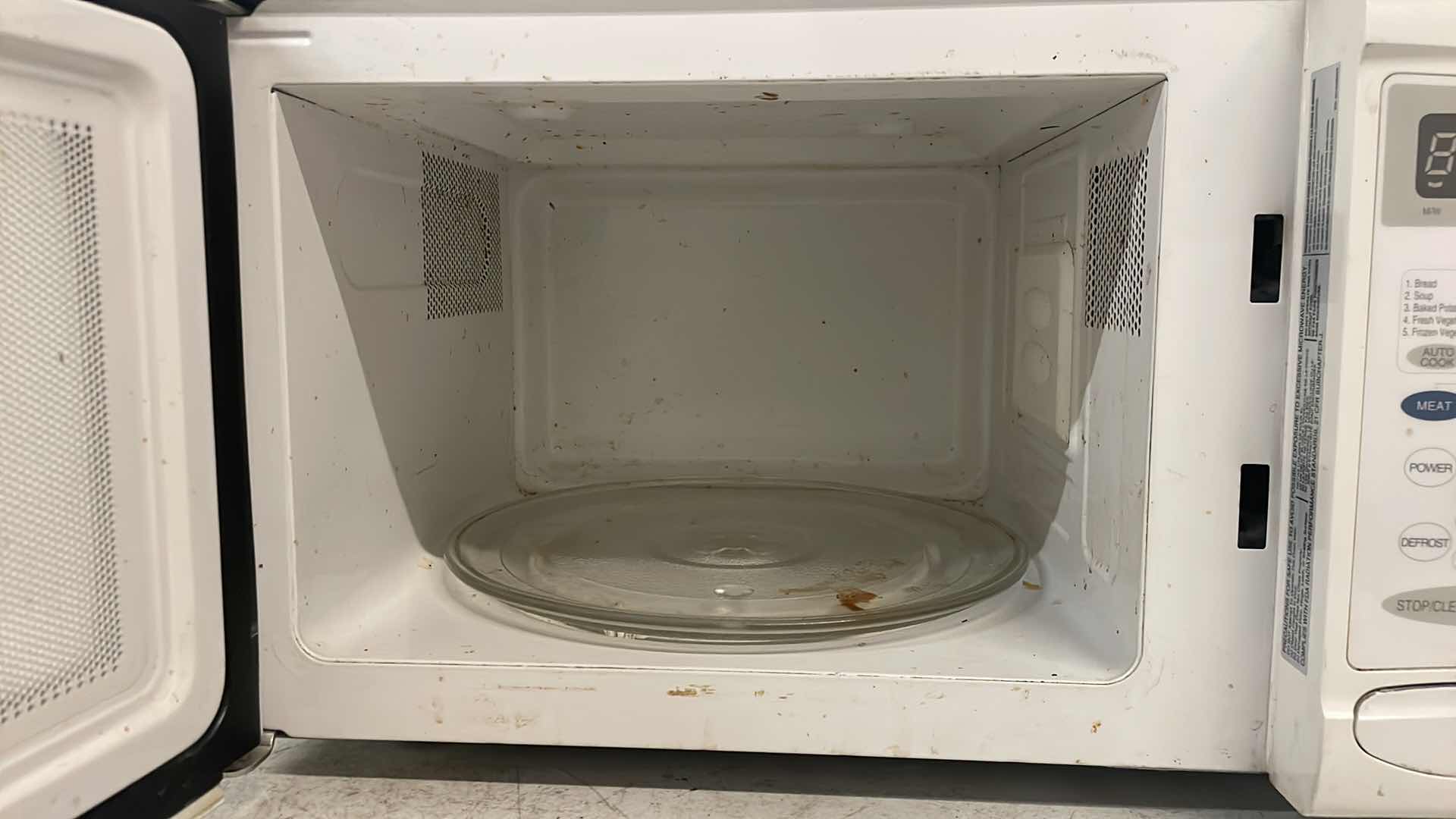 Photo 1 of EWAVE MICROWAVE OVEN EW6F6W