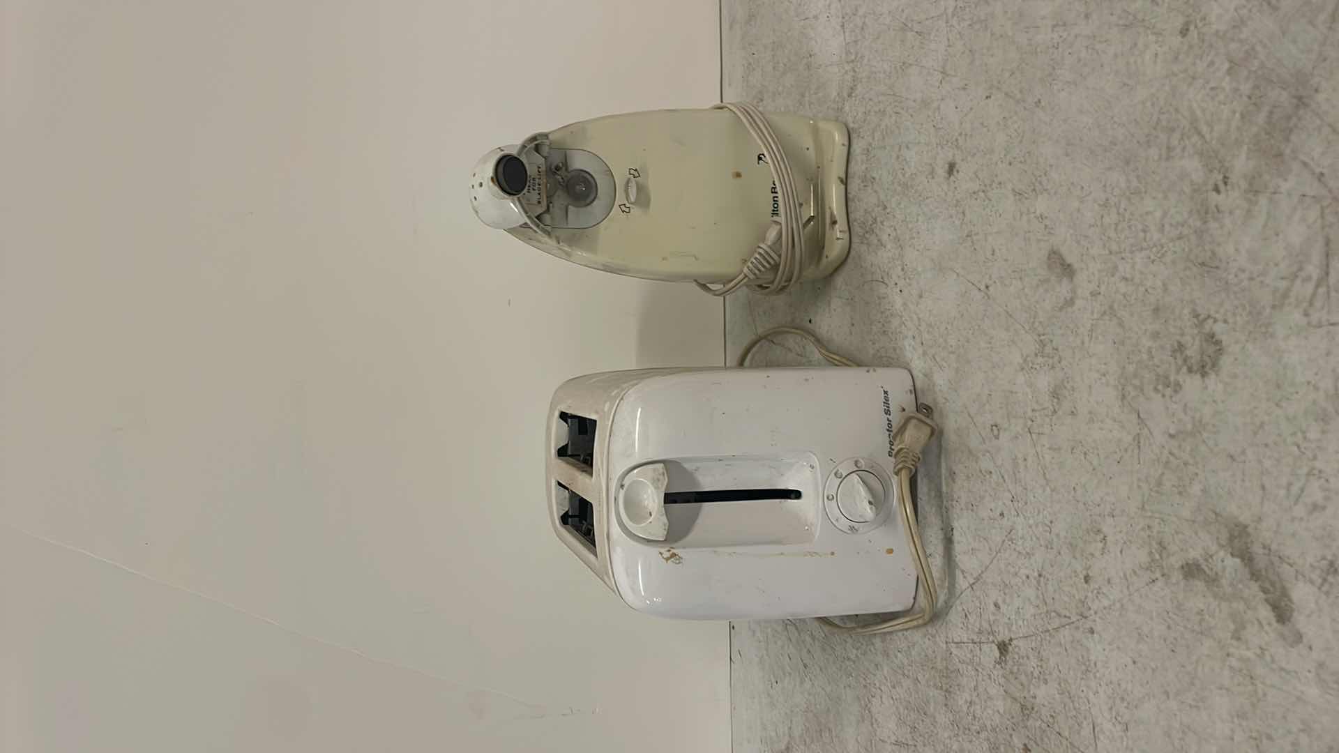 Photo 1 of PROCTOR SILEX TOASTER &HAMILTON BEACH CAN OPENER