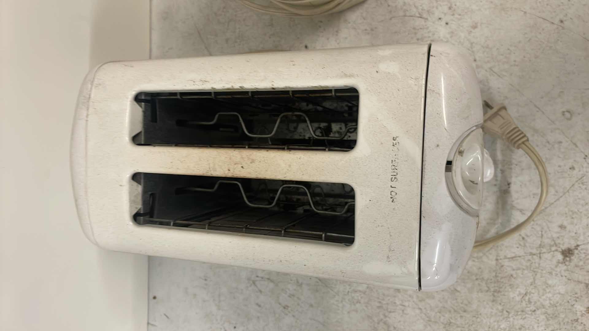 Photo 3 of PROCTOR SILEX TOASTER &HAMILTON BEACH CAN OPENER