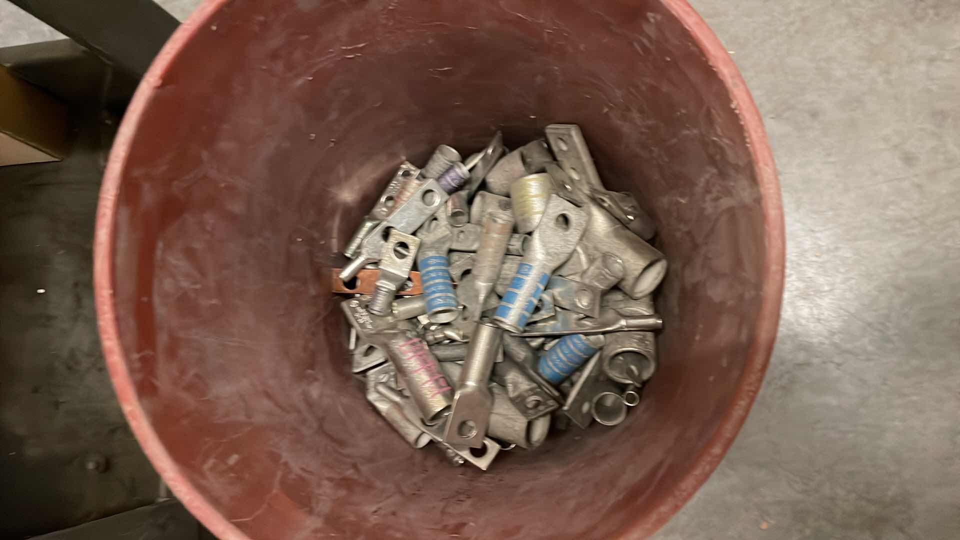 Photo 4 of CART WITH CONTENTS ALUMINUM AND COPPER PLATED LUGS SPLICES