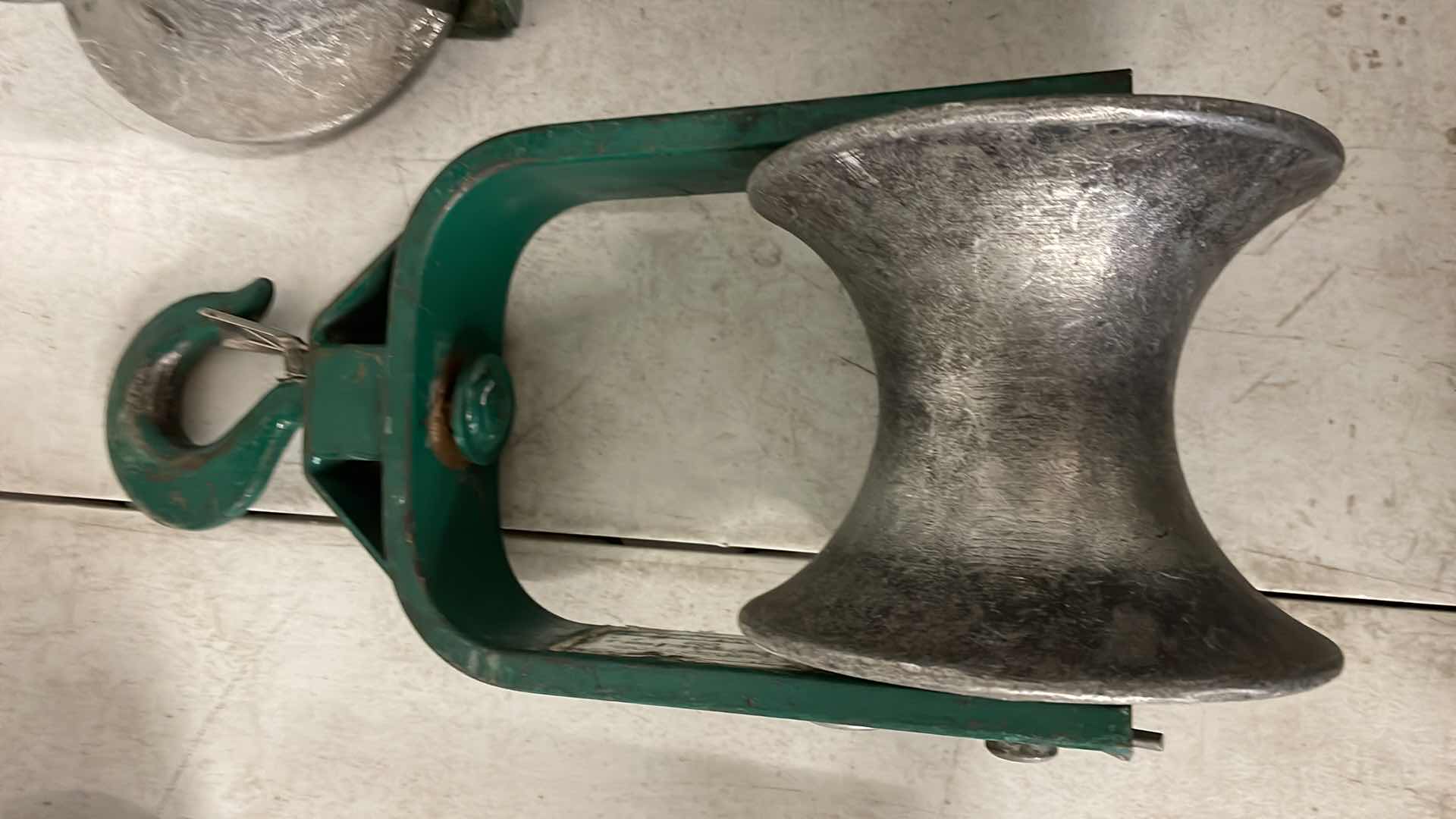 Photo 5 of GREENLEE CABLE FEEDING & PULLING SHEAVES TRIPLE SHEAVES HOOK TYPE CABLE SHEAVE CABLE FEEDING SHEAVE