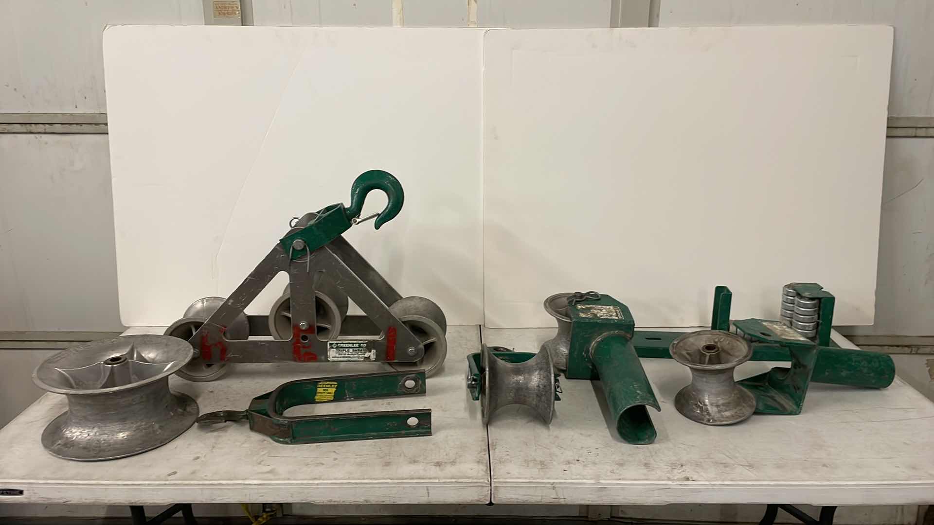 Photo 1 of GREENLEE CABLE FEEDING & PULLING SHEAVES TRIPLE SHEAVES HOOK TYPE CABLE SHEAVE CABLE FEEDING SHEAVE