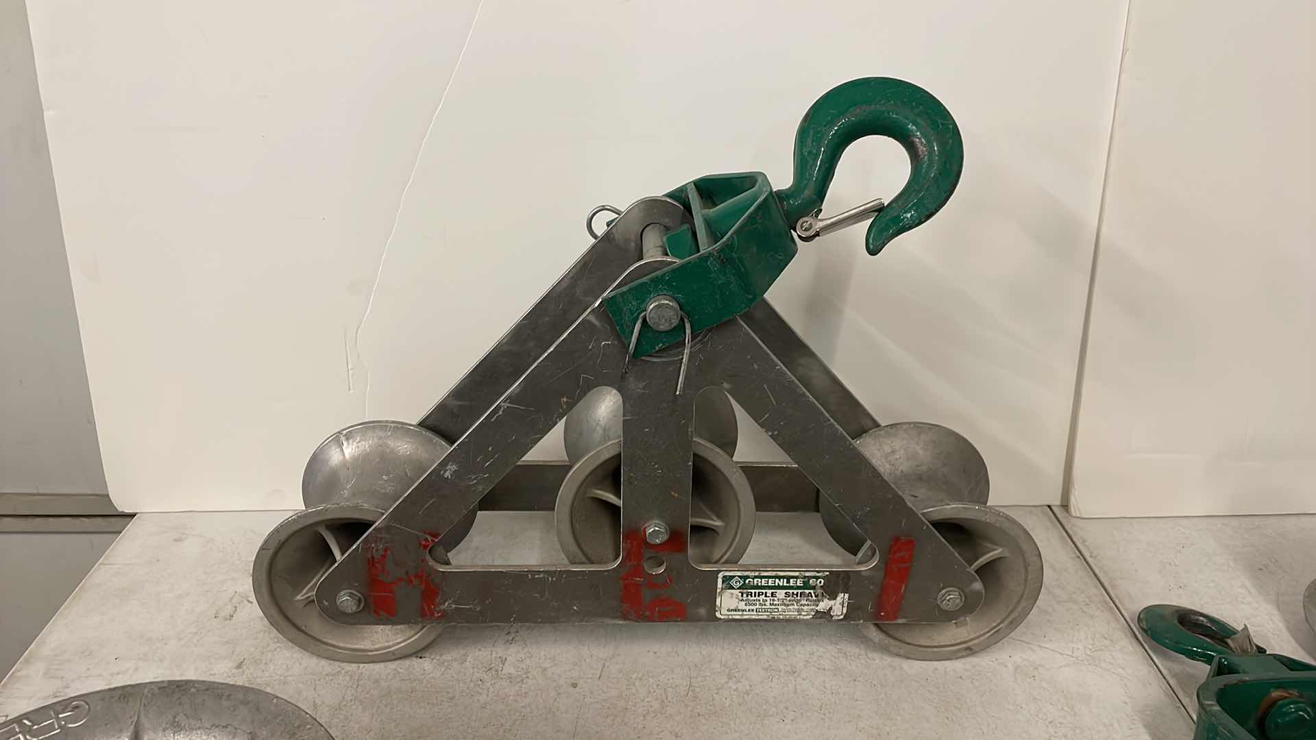 Photo 3 of GREENLEE CABLE FEEDING & PULLING SHEAVES TRIPLE SHEAVES HOOK TYPE CABLE SHEAVE CABLE FEEDING SHEAVE