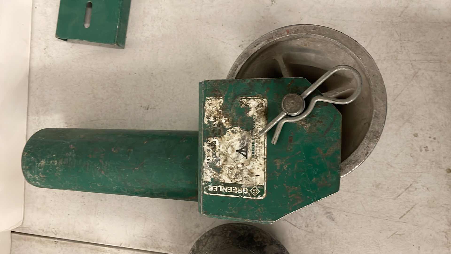 Photo 1 of GREENLEE CABLE FEEDING & PULLING SHEAVES TRIPLE SHEAVES HOOK TYPE CABLE SHEAVE CABLE FEEDING SHEAVE