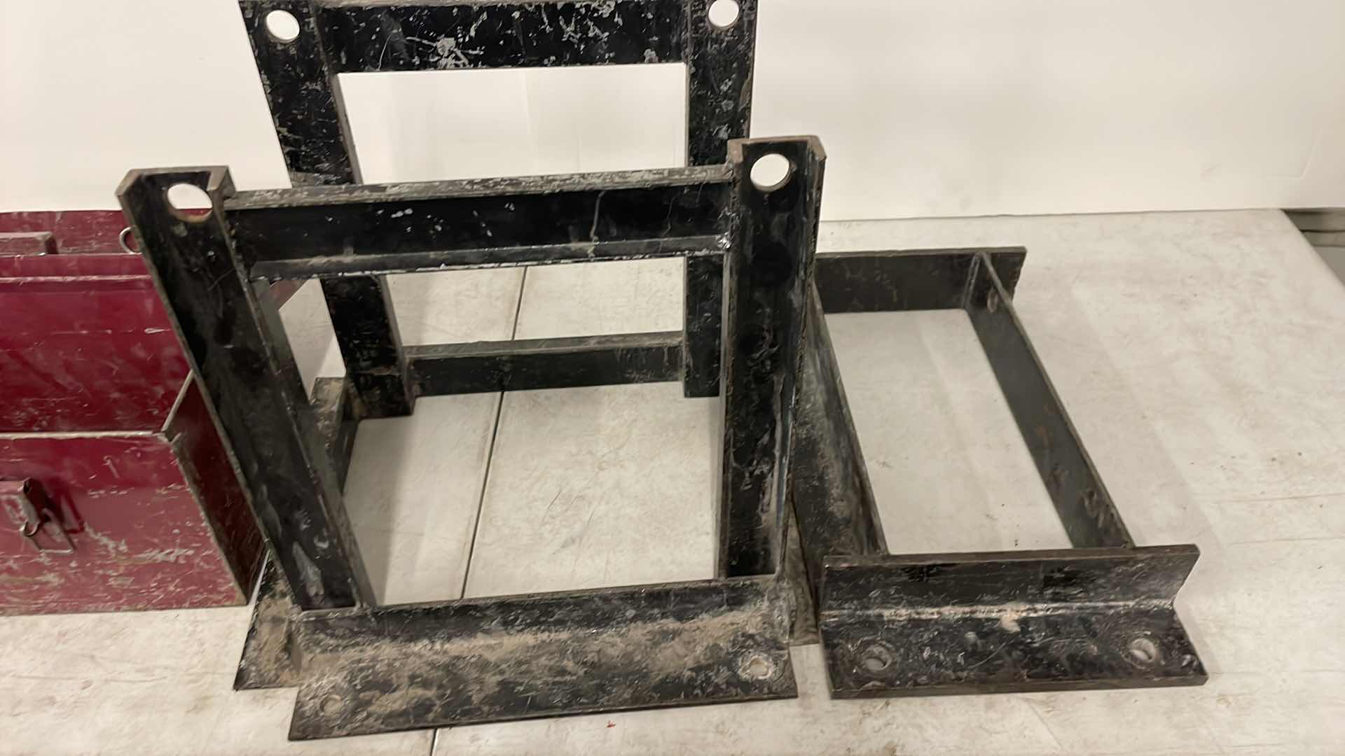 Photo 6 of ENERPAC CAPSTAN CP-501 WITH BOX AND FRAME UNKNOWN IF SET IS COMPLETE. CAPSTAN WORKS