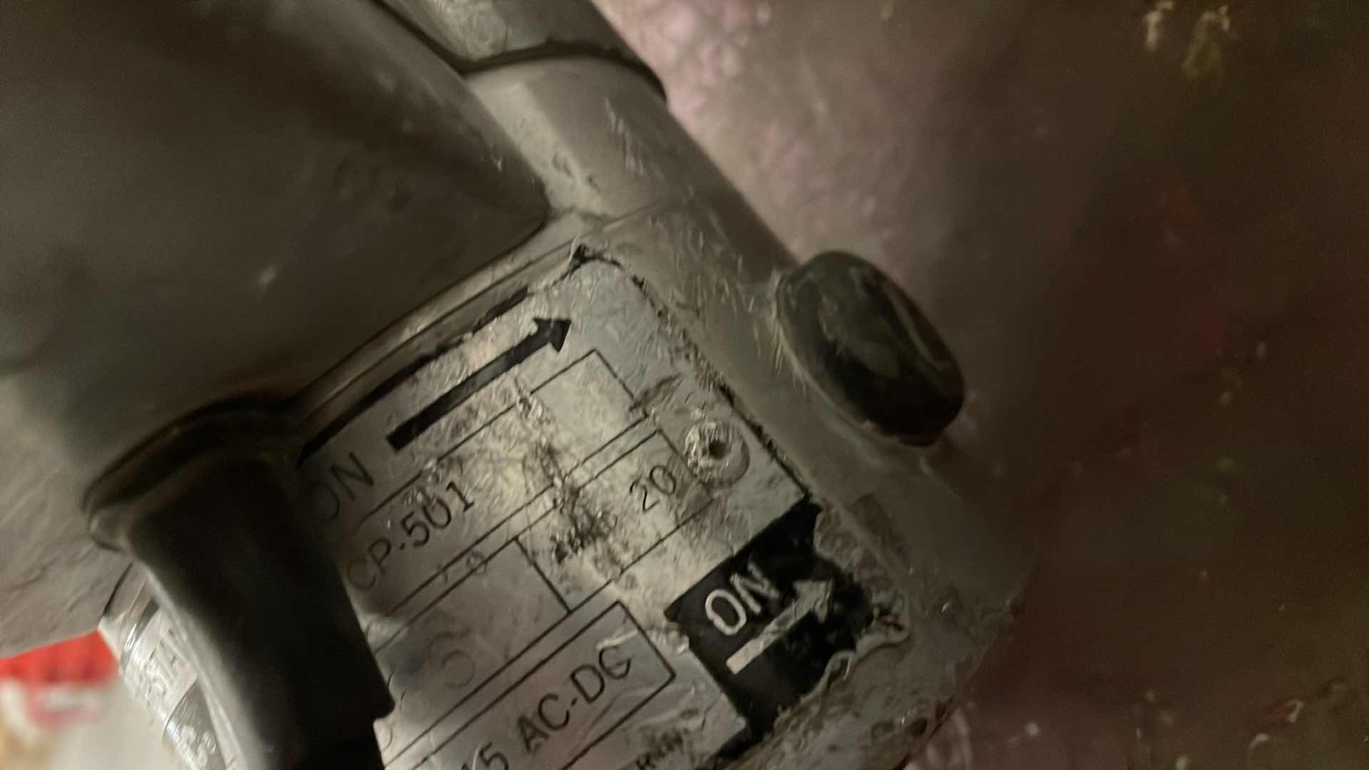 Photo 4 of ENERPAC CAPSTAN CP-501 WITH BOX AND FRAME UNKNOWN IF SET IS COMPLETE. CAPSTAN WORKS