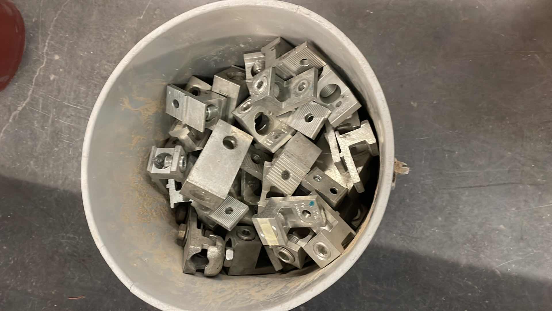 Photo 1 of CMC AB500-1 MECHANICAL LUGS 500KCMIL-4