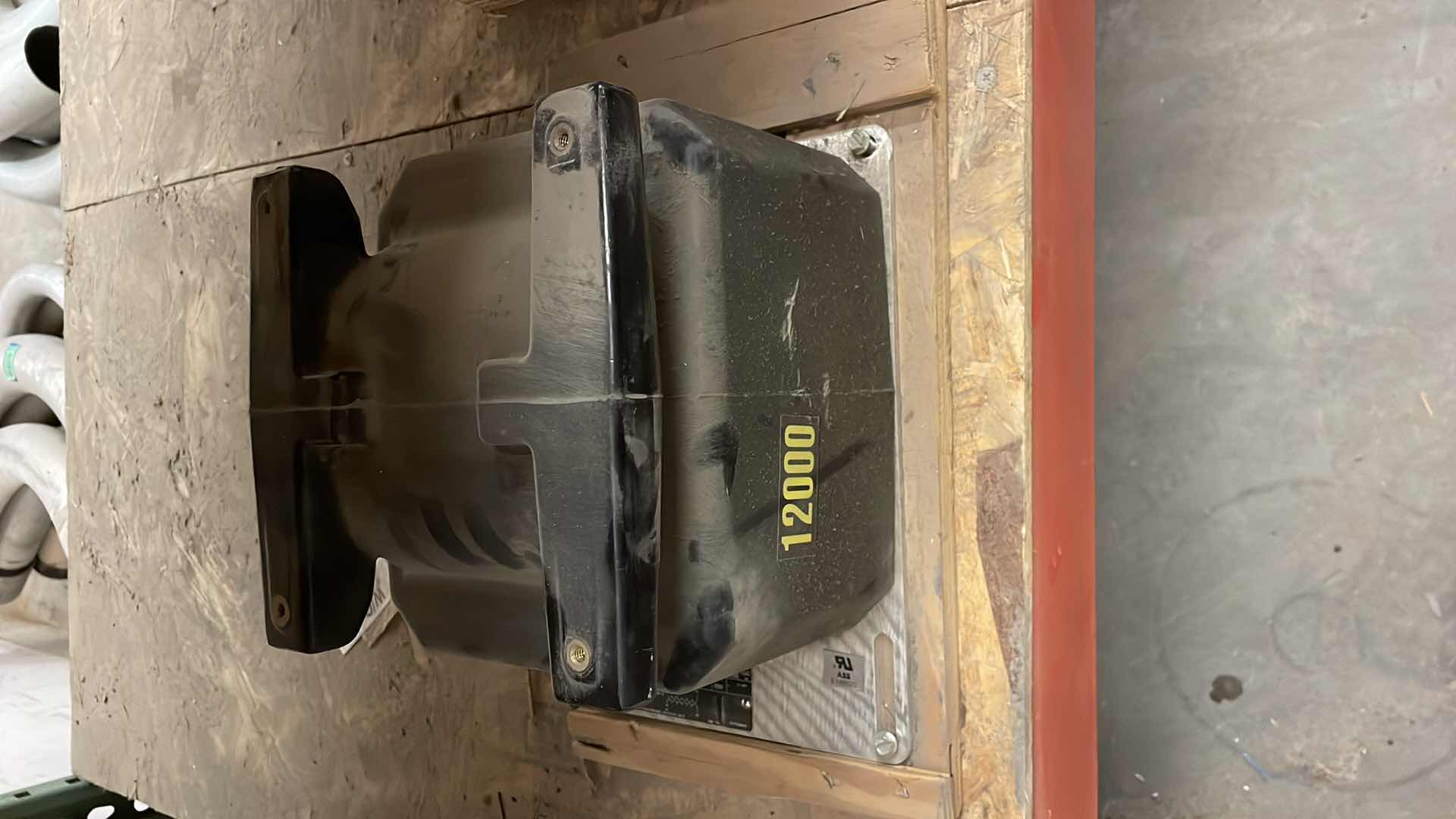 Photo 2 of ABB VIZ-11 VOLTAGE TRANSFORMER 7525A67G08 PRI:12000/12000YV SEC:120V RATIO 100:1