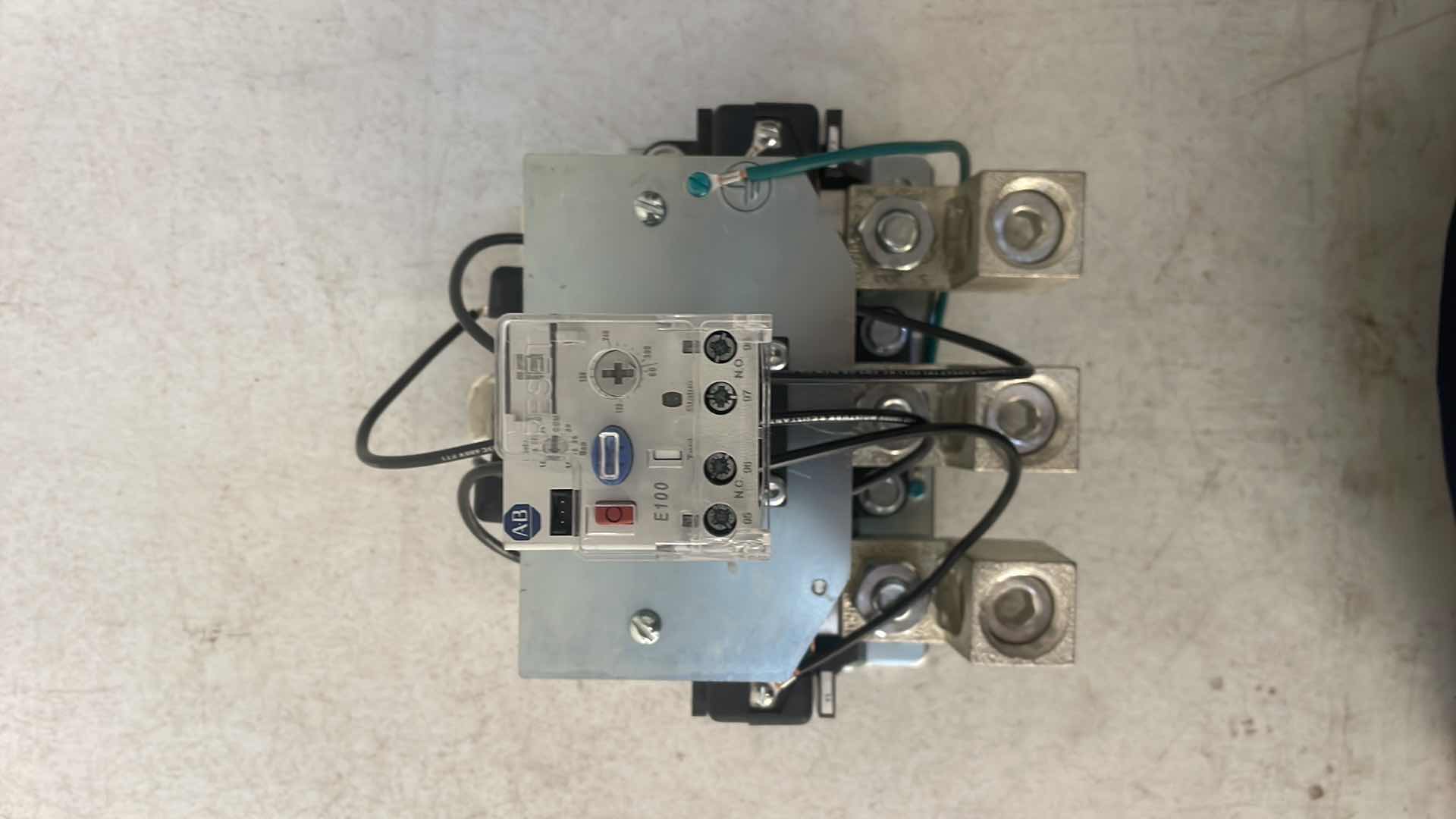 Photo 1 of ALLEN BRADLEY 193-1EFKZ E100 OVER LOAD RELAY