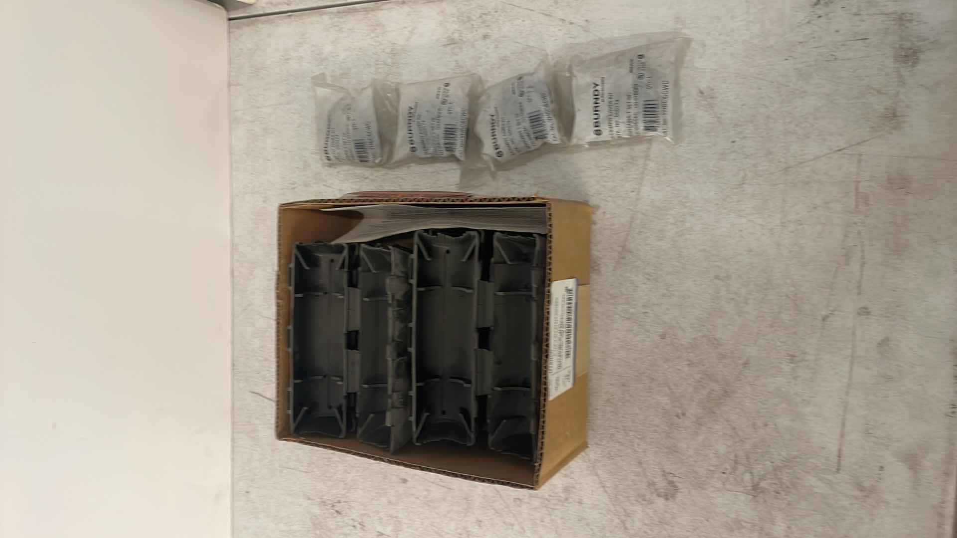 Photo 2 of BURNDY YH6C6CWC, COMPRESSION H-TAP
HT600C H TAP INSULATING COVERS