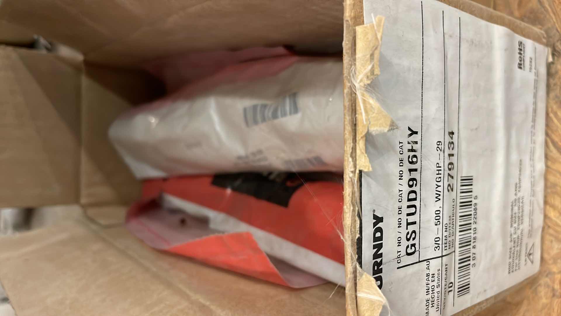 Photo 2 of BURNDY STEEL GROUNDING STUD, 1/0AWG, 7.16IN
GSTUD916HY, COPPER C-TAPS