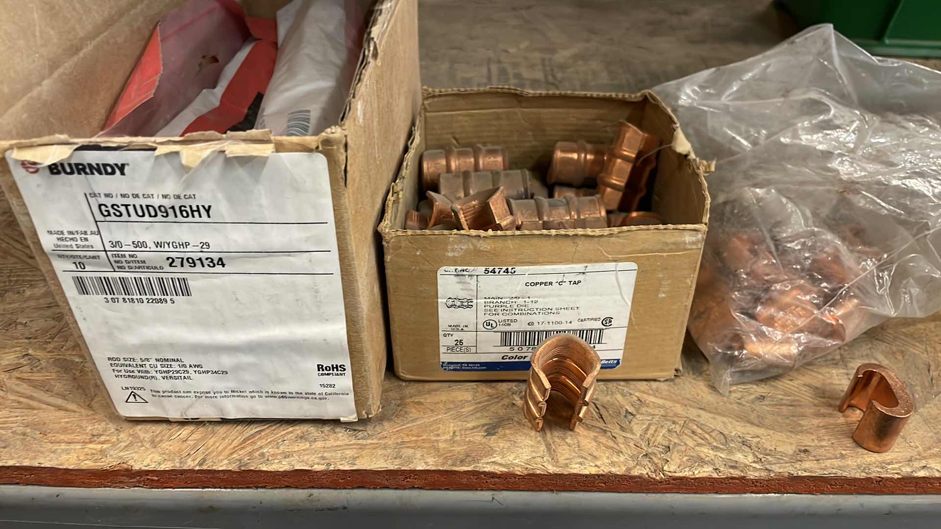 Photo 1 of BURNDY STEEL GROUNDING STUD, 1/0AWG, 7.16IN
GSTUD916HY, COPPER C-TAPS