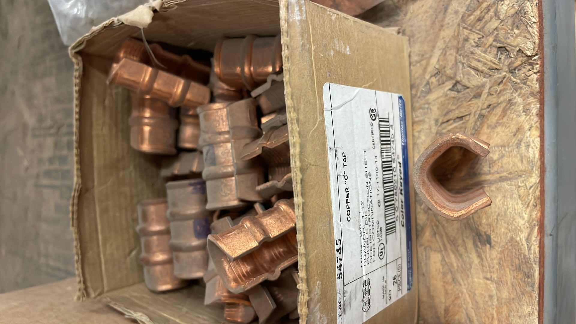 Photo 4 of BURNDY STEEL GROUNDING STUD, 1/0AWG, 7.16IN
GSTUD916HY, COPPER C-TAPS