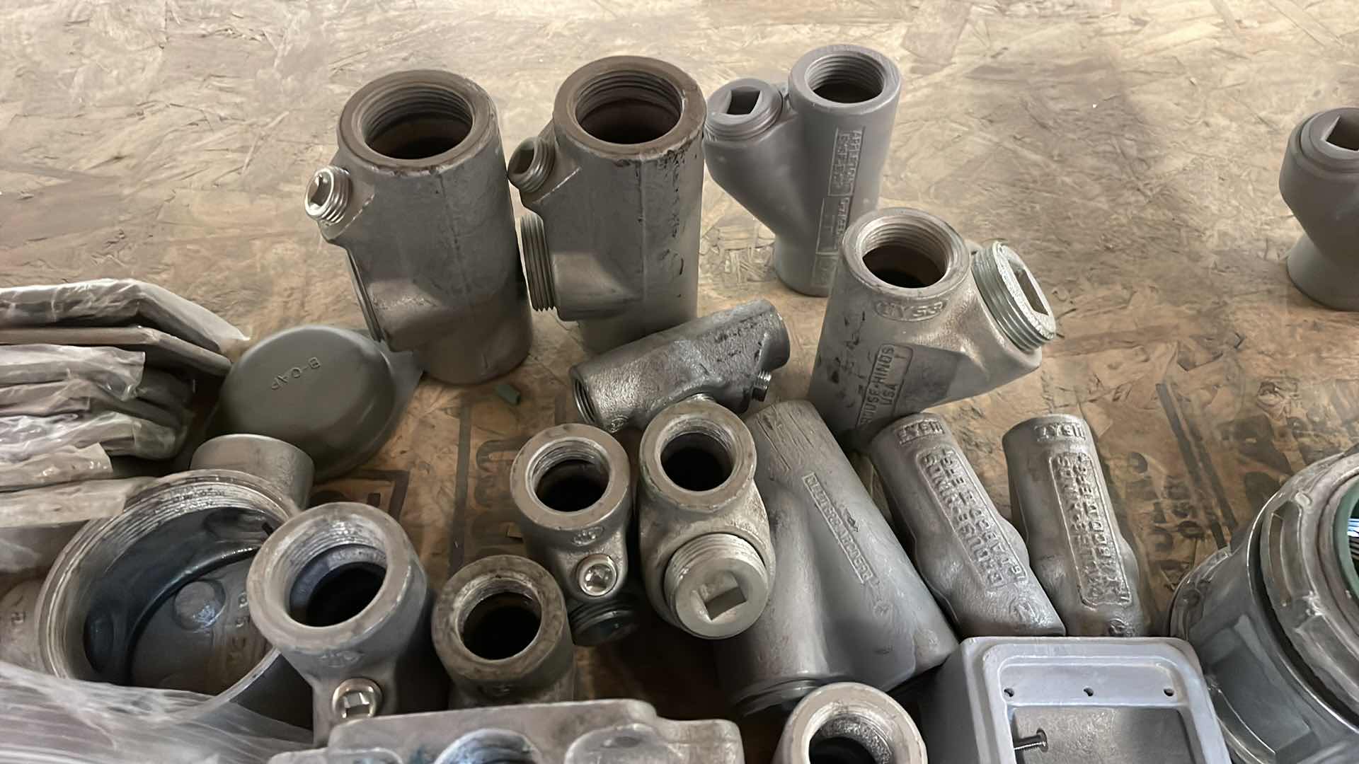 Photo 1 of CROUSE HINDS VARIETY OF ELECTRICAL MATERIALS