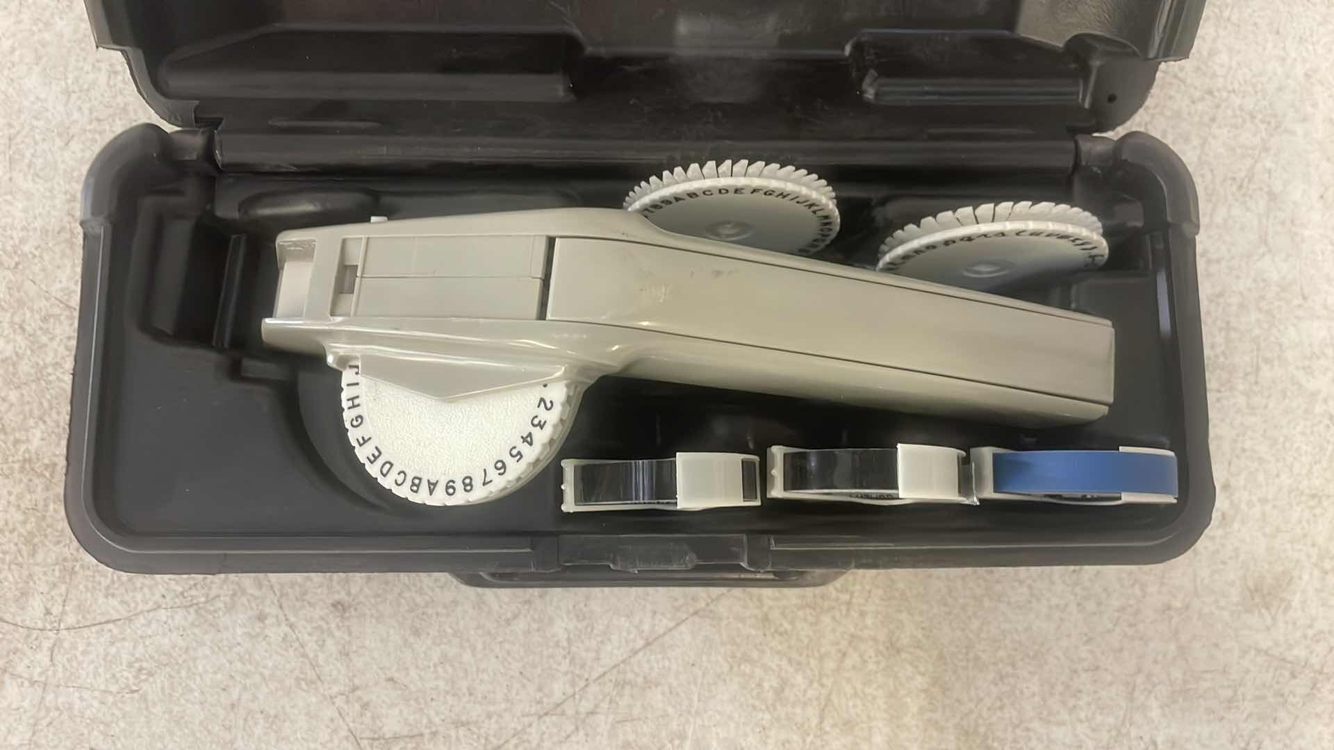 Photo 1 of DYMO LABEL MAKER