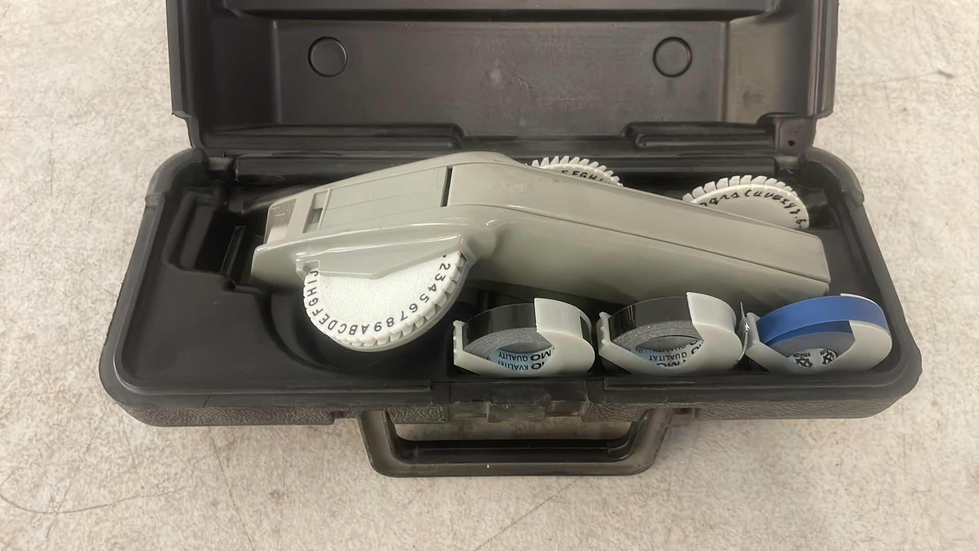 Photo 1 of DYMO LABEL MAKER