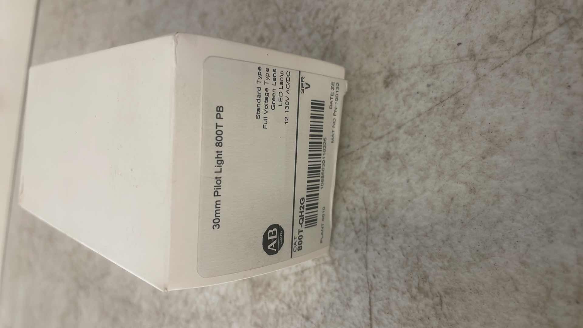 Photo 1 of Allen-Bradley 800T-QH2G GREEN PILOT LIGHT