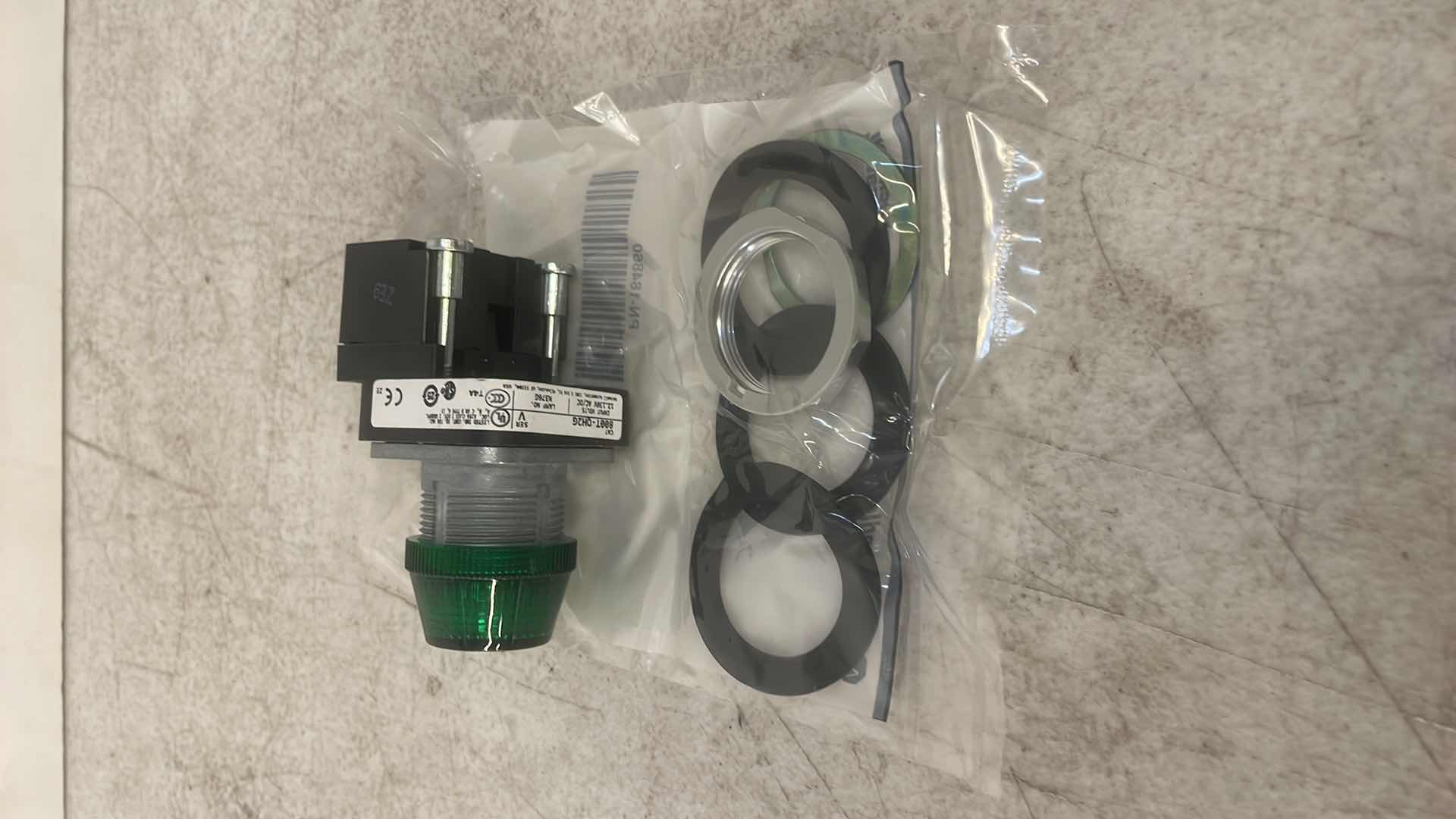 Photo 1 of Allen-Bradley 800T-QH2G GREEN PILOT LIGHT