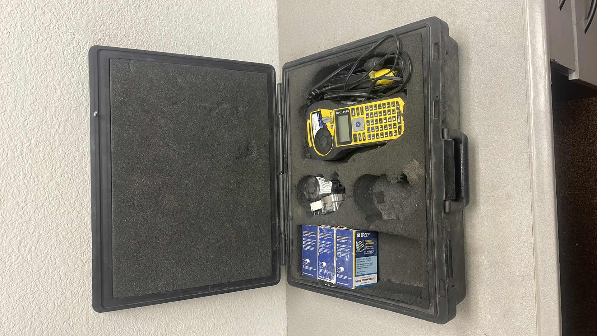 Photo 1 of BRADY BMP21-PLUS LABEL PRINTER