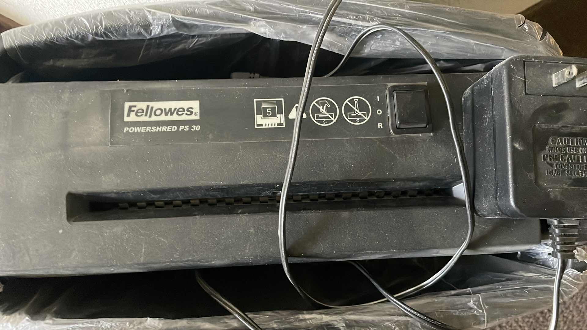 Photo 2 of FELLOWES POWERSHRED PS 30